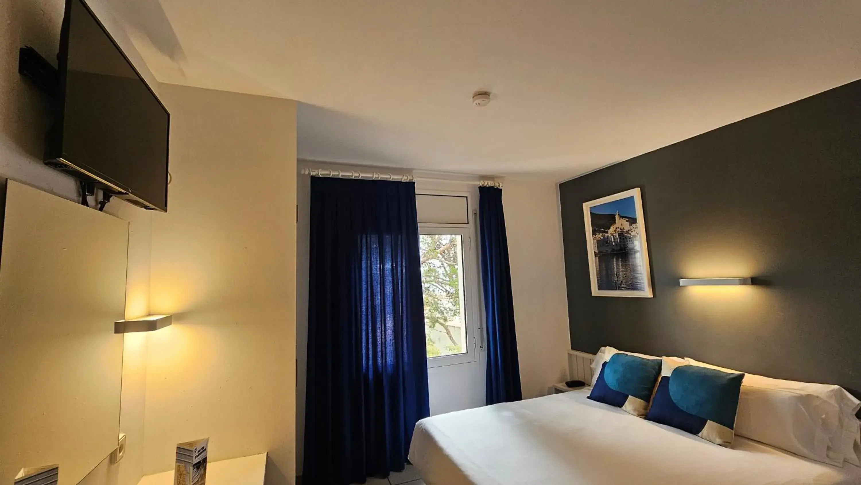 Double Basic Room in Hotel S´Aguarda Double Basic Room in Hotel S´Aguarda