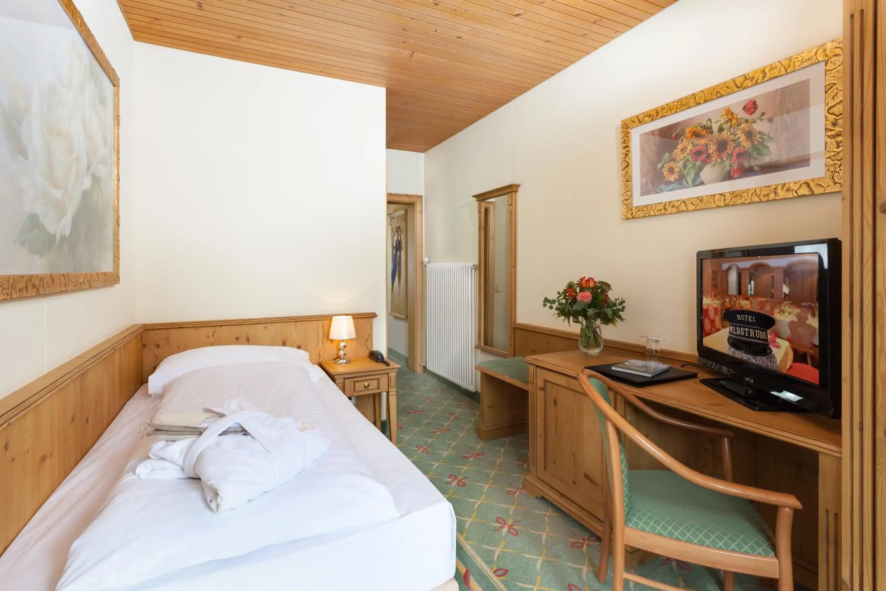 Single Room in Sporthotel Wildstrubel Single Room in Sporthotel Wildstrubel