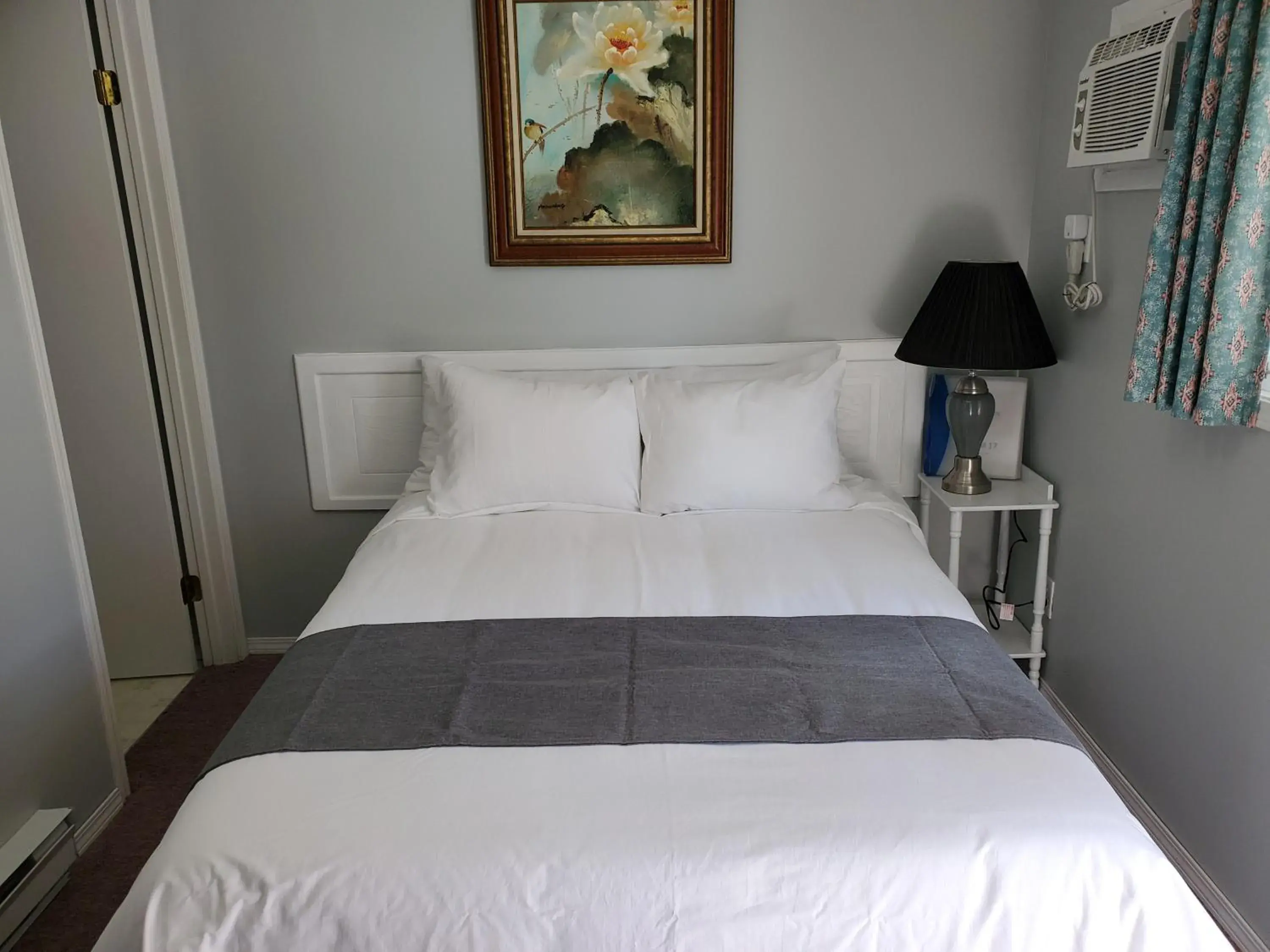 Small Double Room in Celadon Lodge Small Double Room in Celadon Lodge