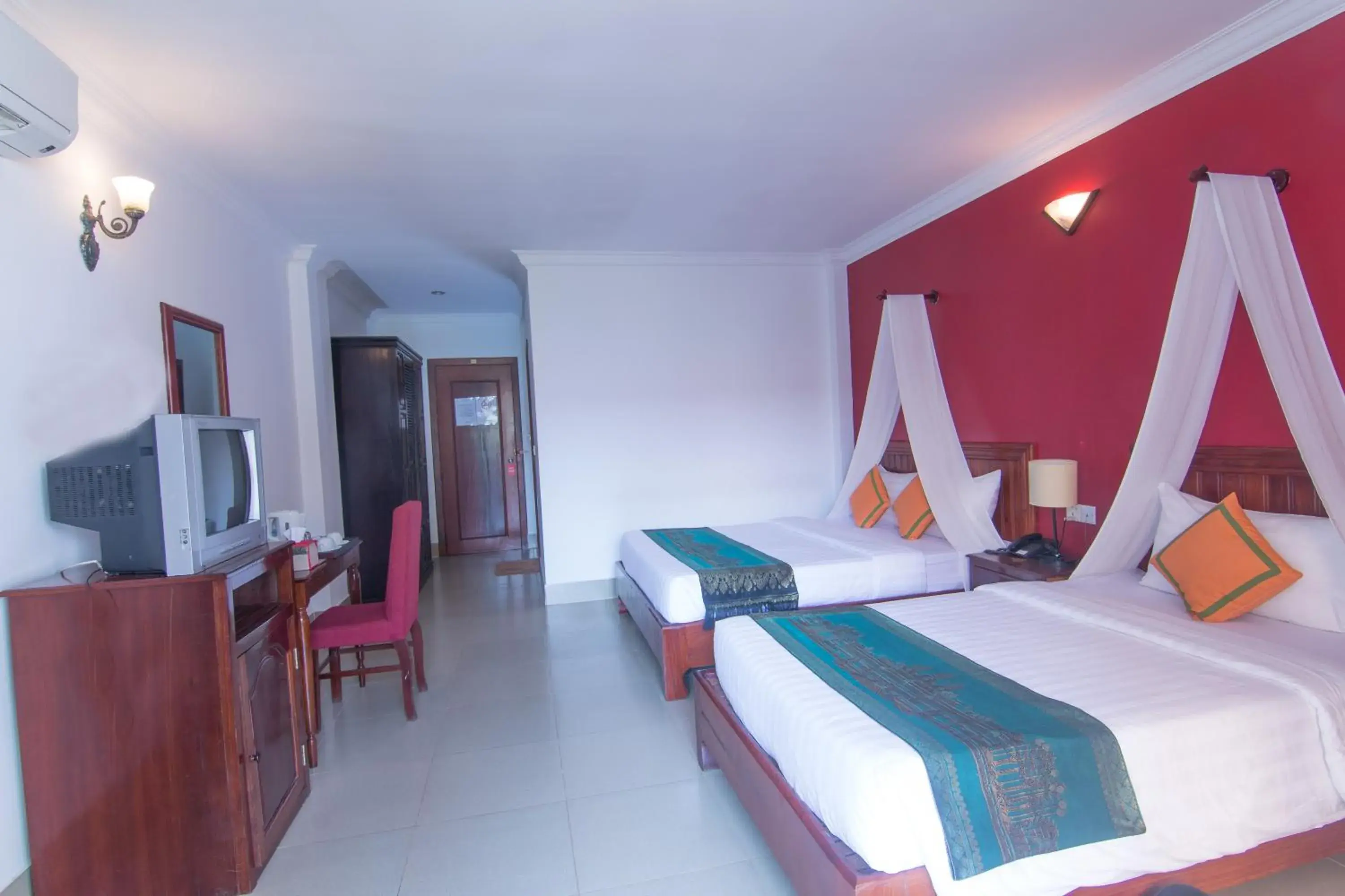 Superior Family Room with Balcony in Mekong Angkor Palace Hotel Superior Family Room with Balcony in Mekong Angkor Palace Hotel