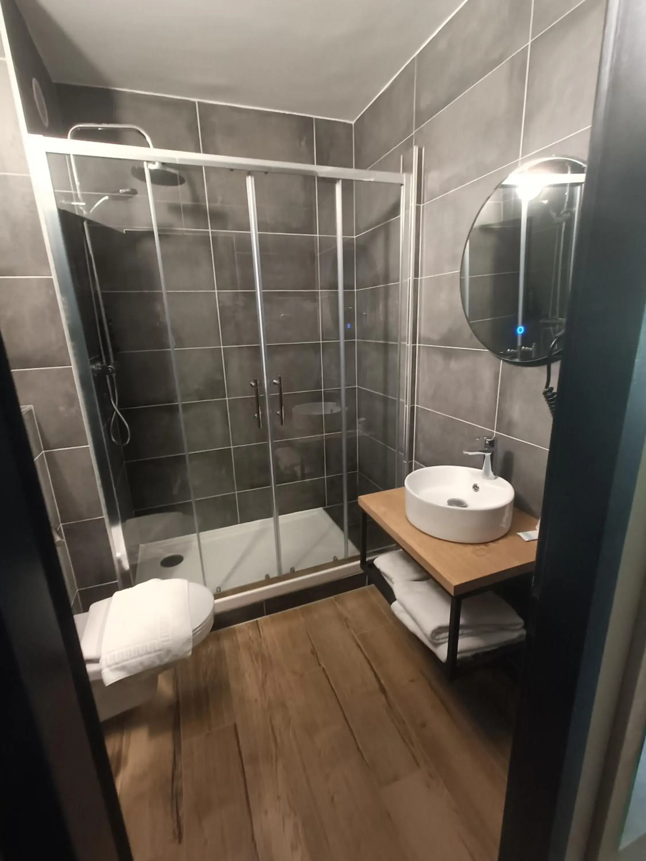 Double Room in Hôtel Le Picors Double Room in Hôtel Le Picors