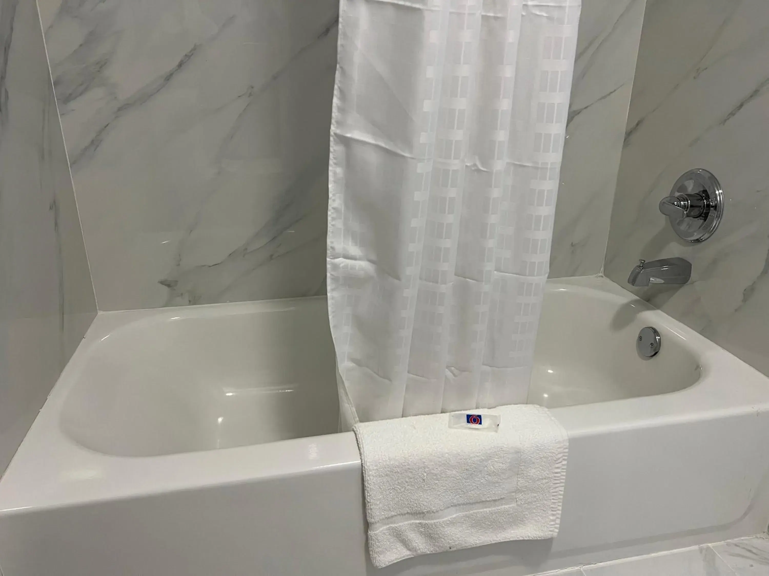 Quadruple Room - Non-Smoking in Studio 6 Tulsa OK Central Quadruple Room - Non-Smoking in Studio 6 Tulsa OK Central