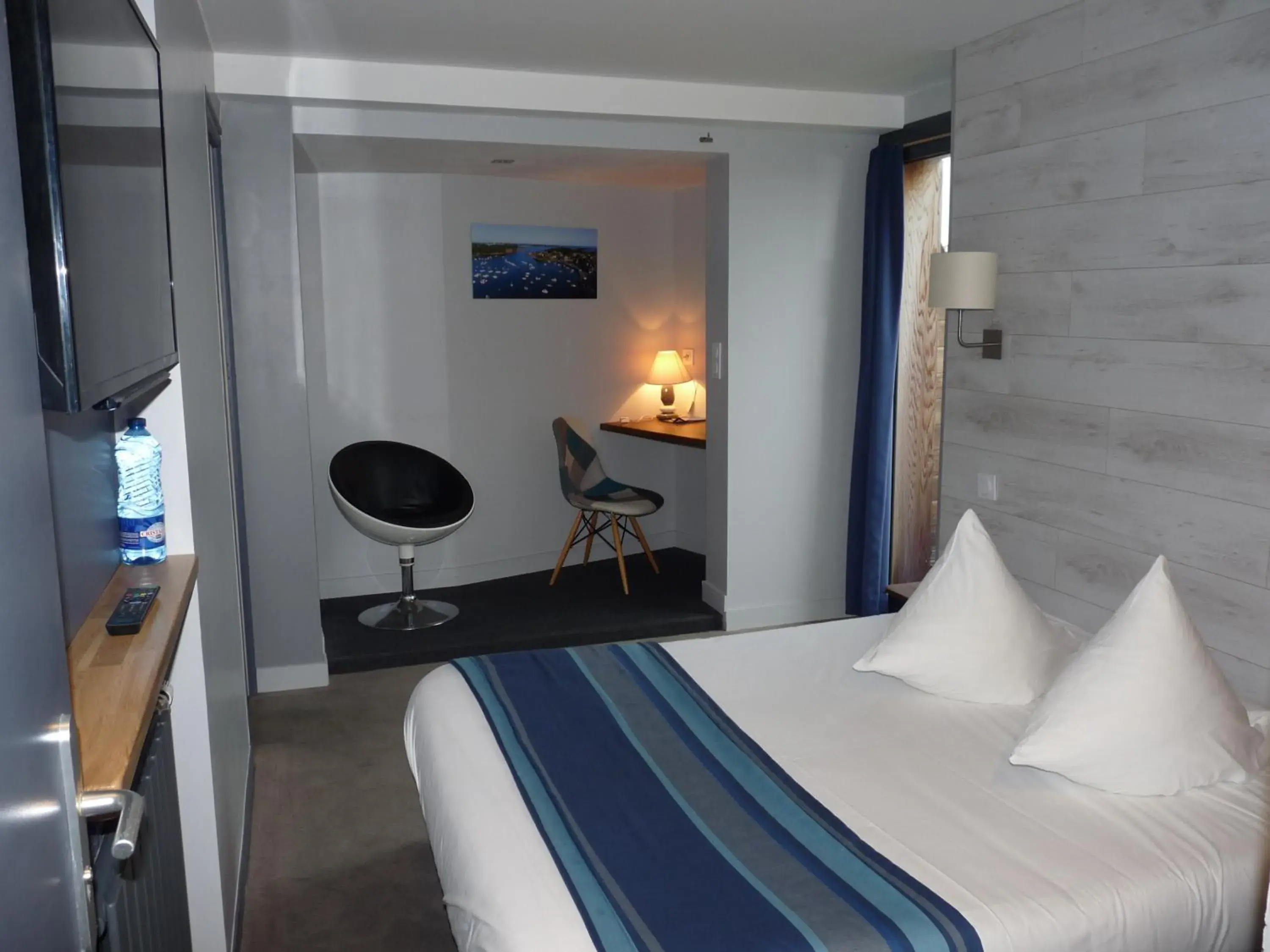 Classic Room with Courtyard View in Hôtel des Rochers Classic Room with Courtyard View in Hôtel des Rochers