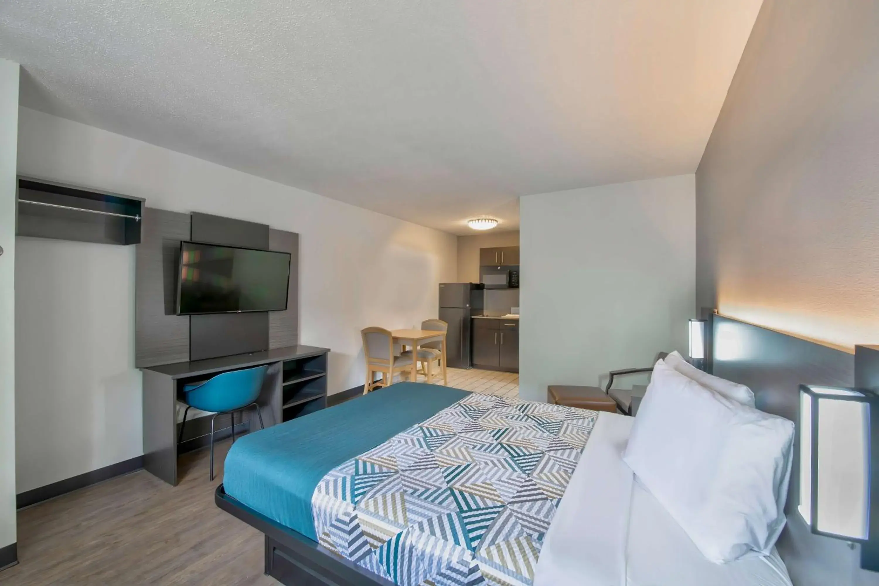 Queen Room - Non-Smoking in Studio 6-Pascagoula, MS Queen Room - Non-Smoking in Studio 6-Pascagoula, MS