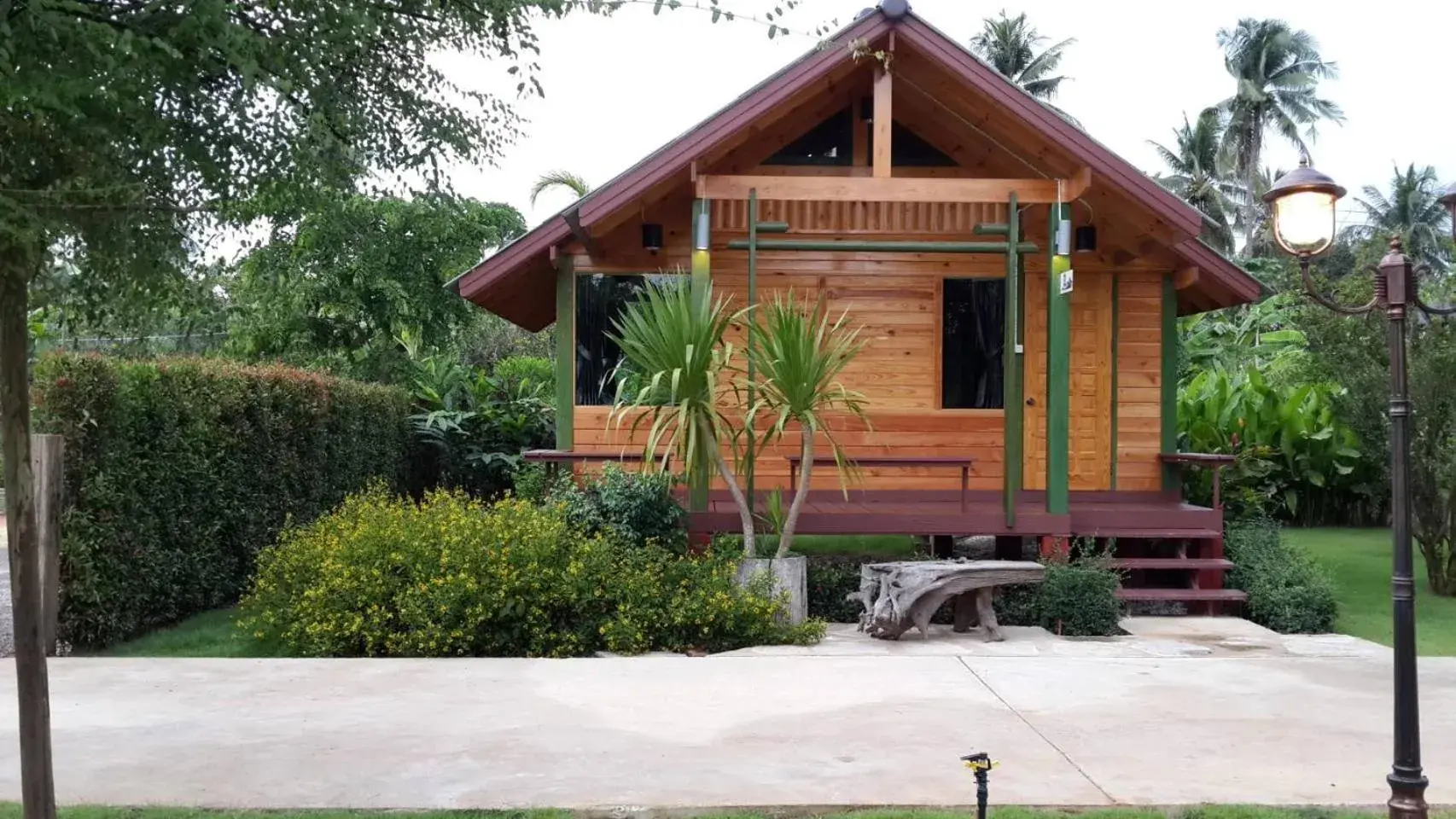 Deluxe Room (2 Adults + 1 Child) in Nung Ni Bang Khon Thi Resort Deluxe Room (2 Adults + 1 Child) in Nung Ni Bang Khon Thi Resort