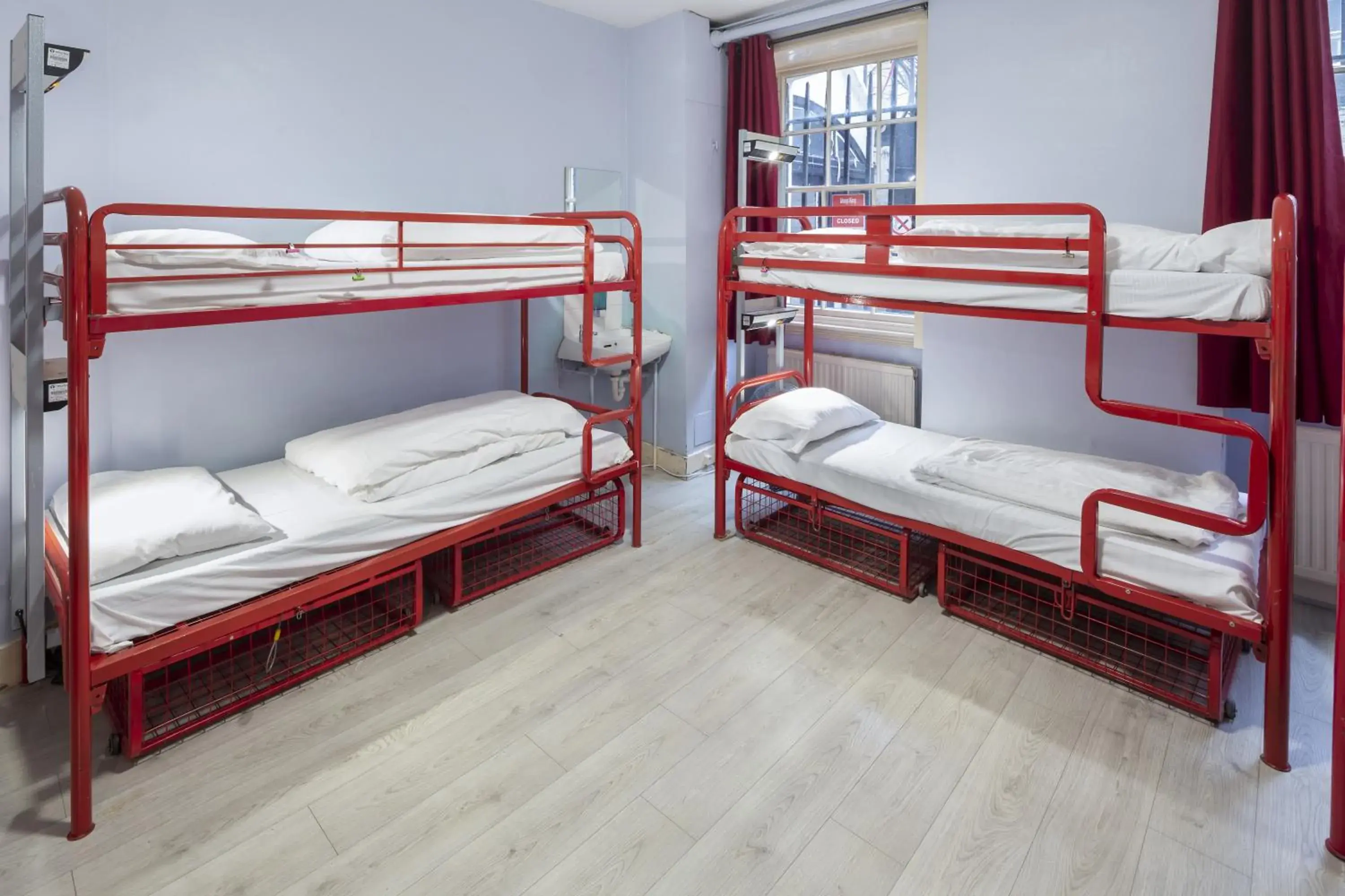 Bed in 4-Bed Female Dormitory Room (18–40 years) in Astor Museum Hostel Bed in 4-Bed Female Dormitory Room (18–40 years) in Astor Museum Hostel