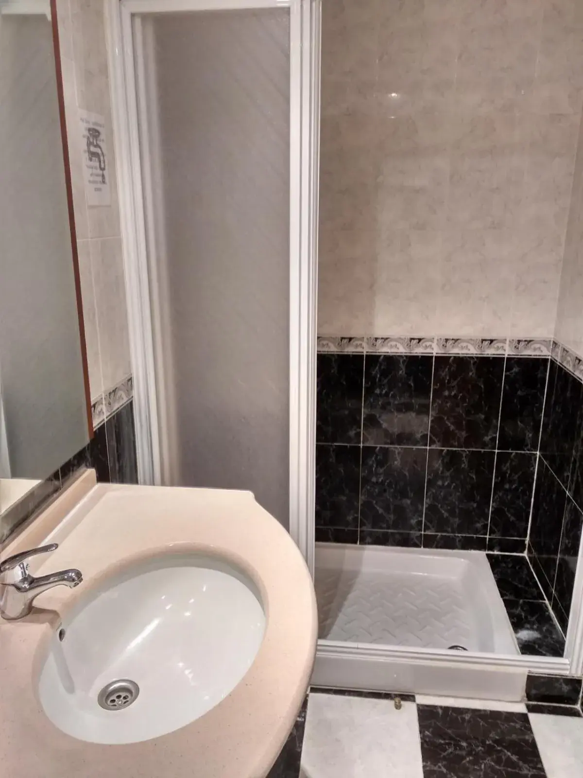 Single Room - single occupancy in Hotel Sierra Oriente Single Room - single occupancy in Hotel Sierra Oriente