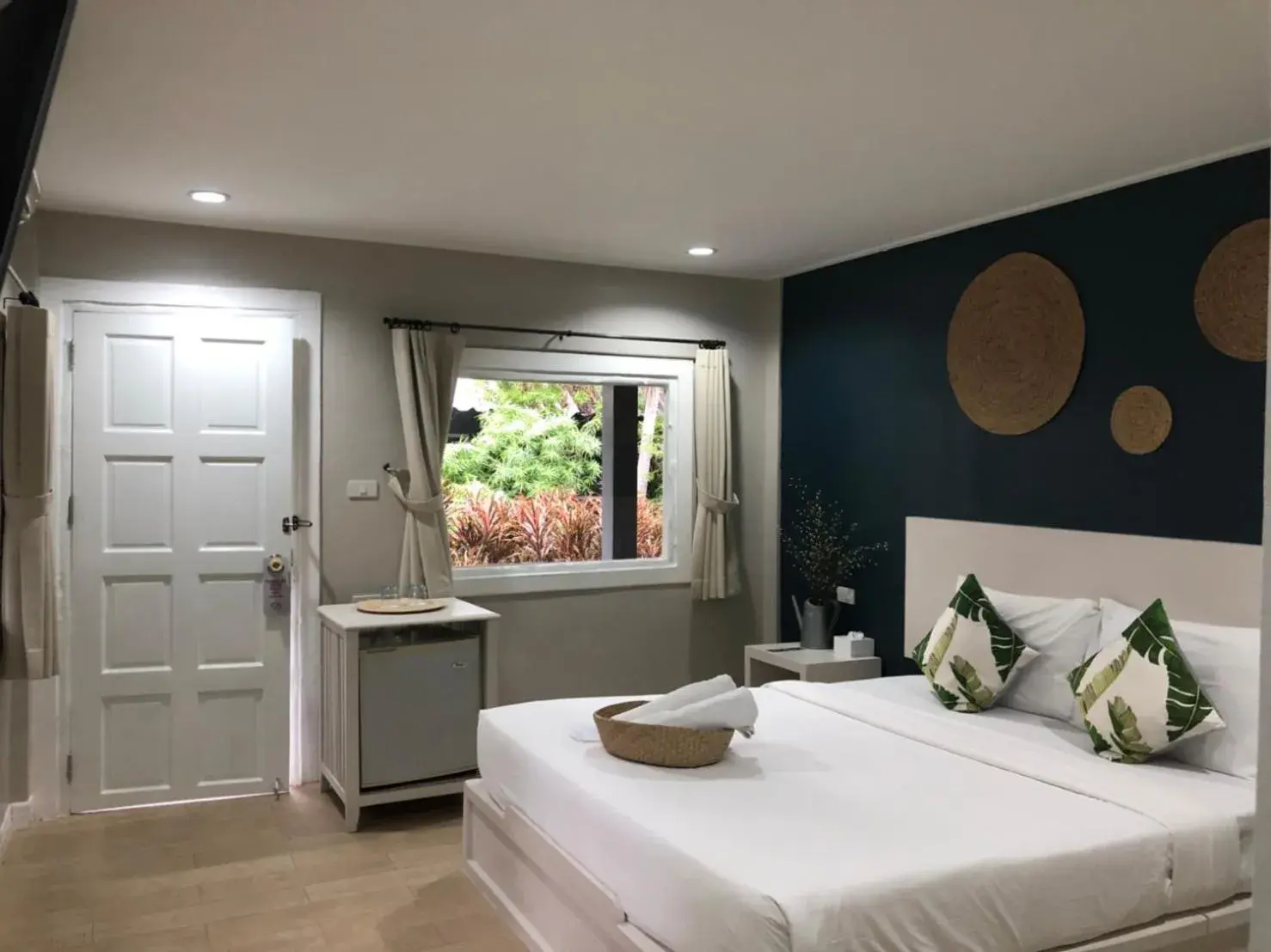 Deluxe Villa with Garden View in Let's Hyde Pattaya Resort & Villas - Pool Cabanas Deluxe Villa with Garden View in Let's Hyde Pattaya Resort & Villas - Pool Cabanas