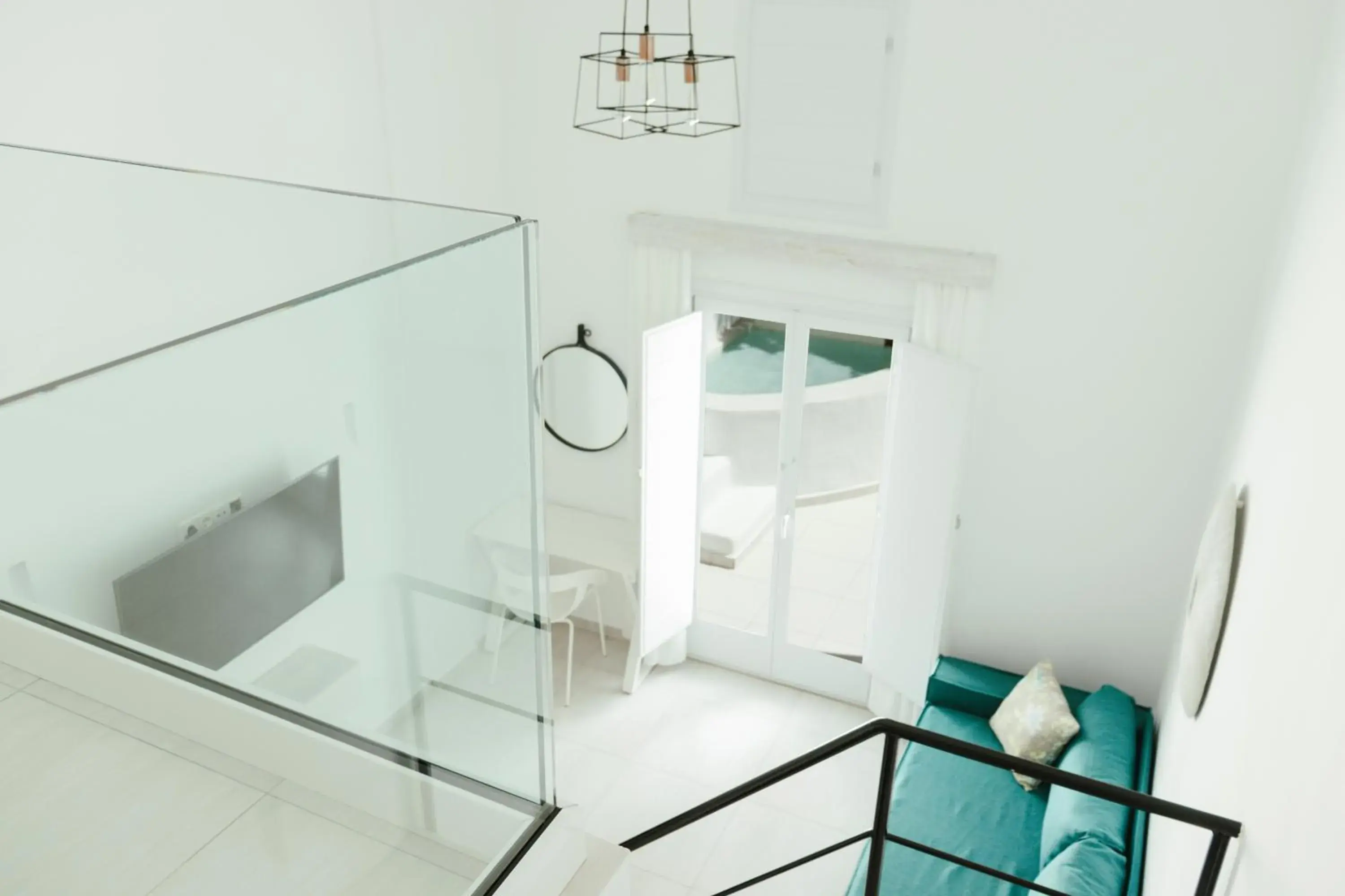 Senior Suite with Outdoor Jetted Tub in Cavo Bianco Boutique Hotel & Spa Senior Suite with Outdoor Jetted Tub in Cavo Bianco Boutique Hotel & Spa