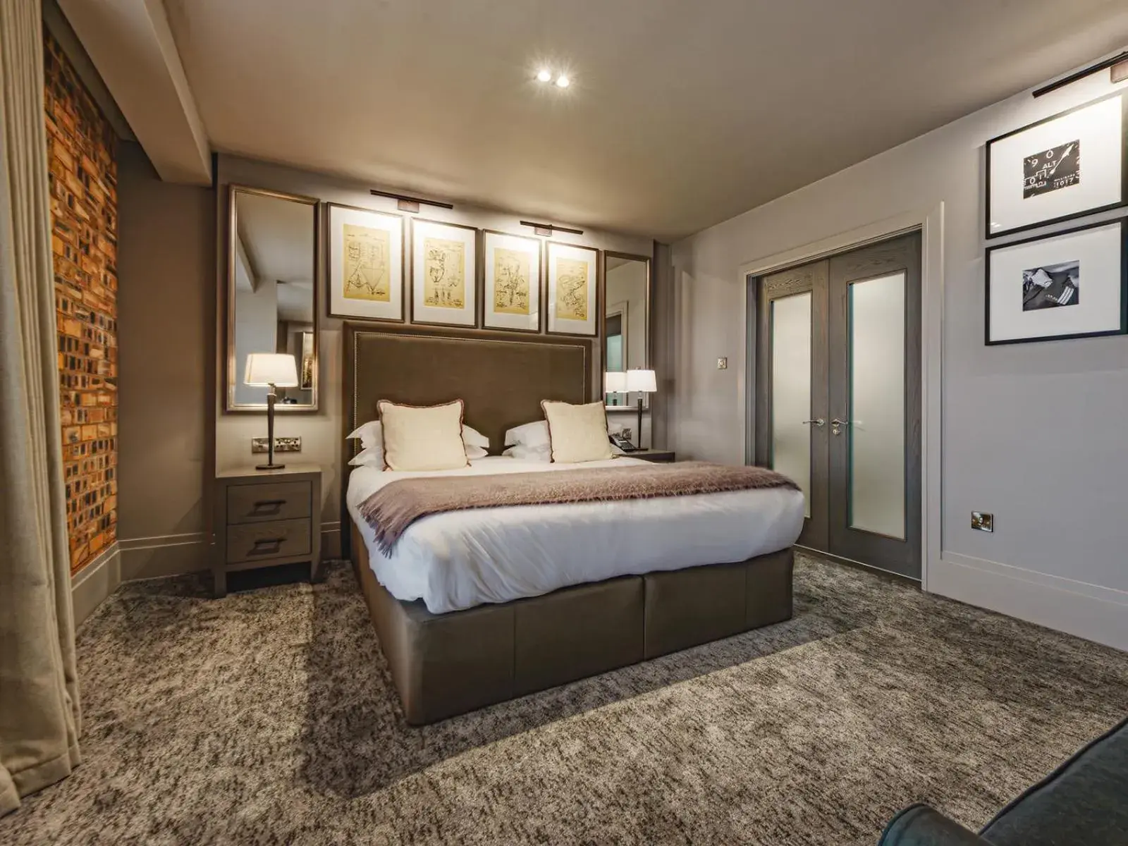 Deluxe Suite in Dakota Edinburgh Deluxe Suite in Dakota Edinburgh