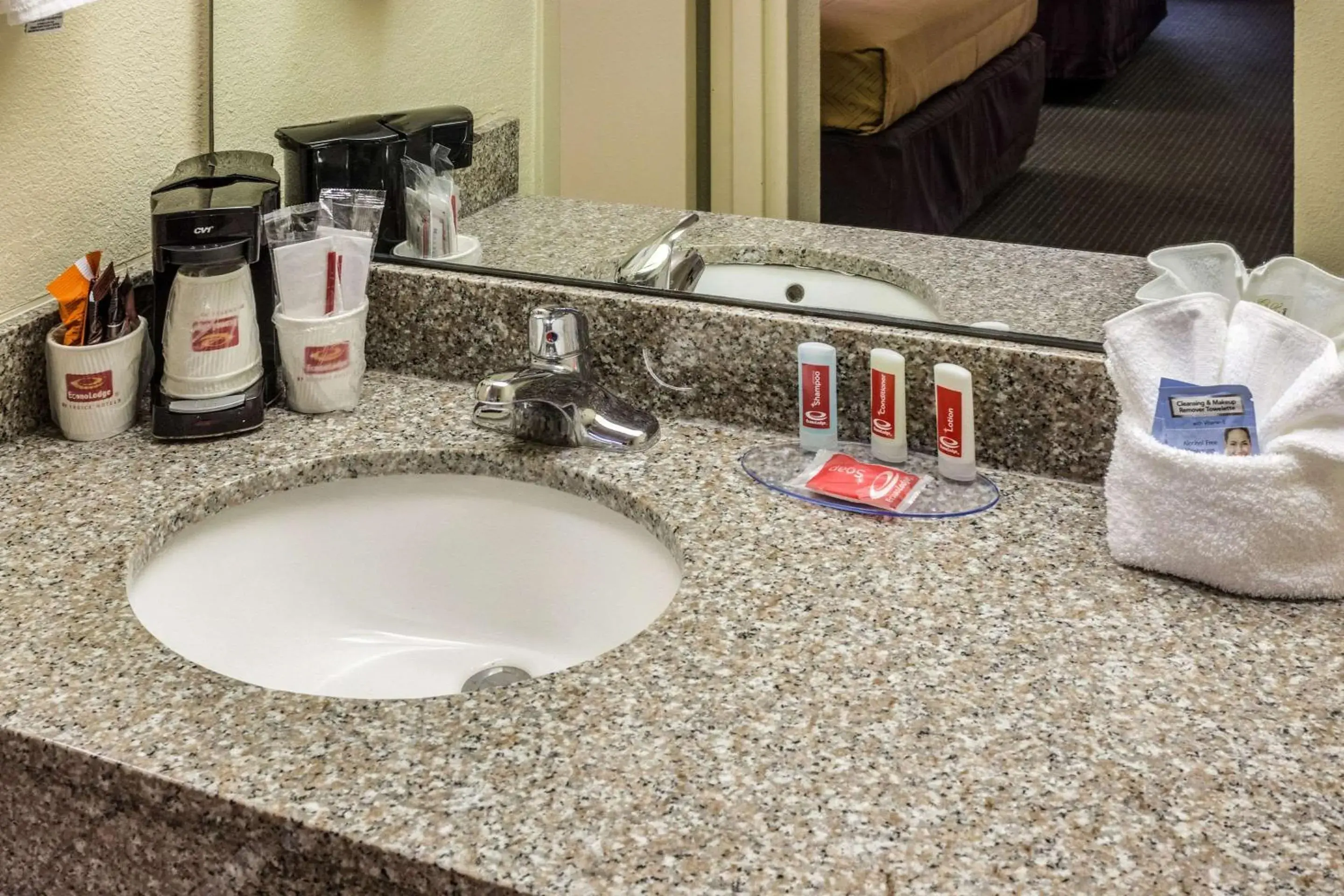 Double Room with Two Double Beds - Non-Smoking in Econo Lodge Palm Coast Central Double Room with Two Double Beds - Non-Smoking in Econo Lodge Palm Coast Central