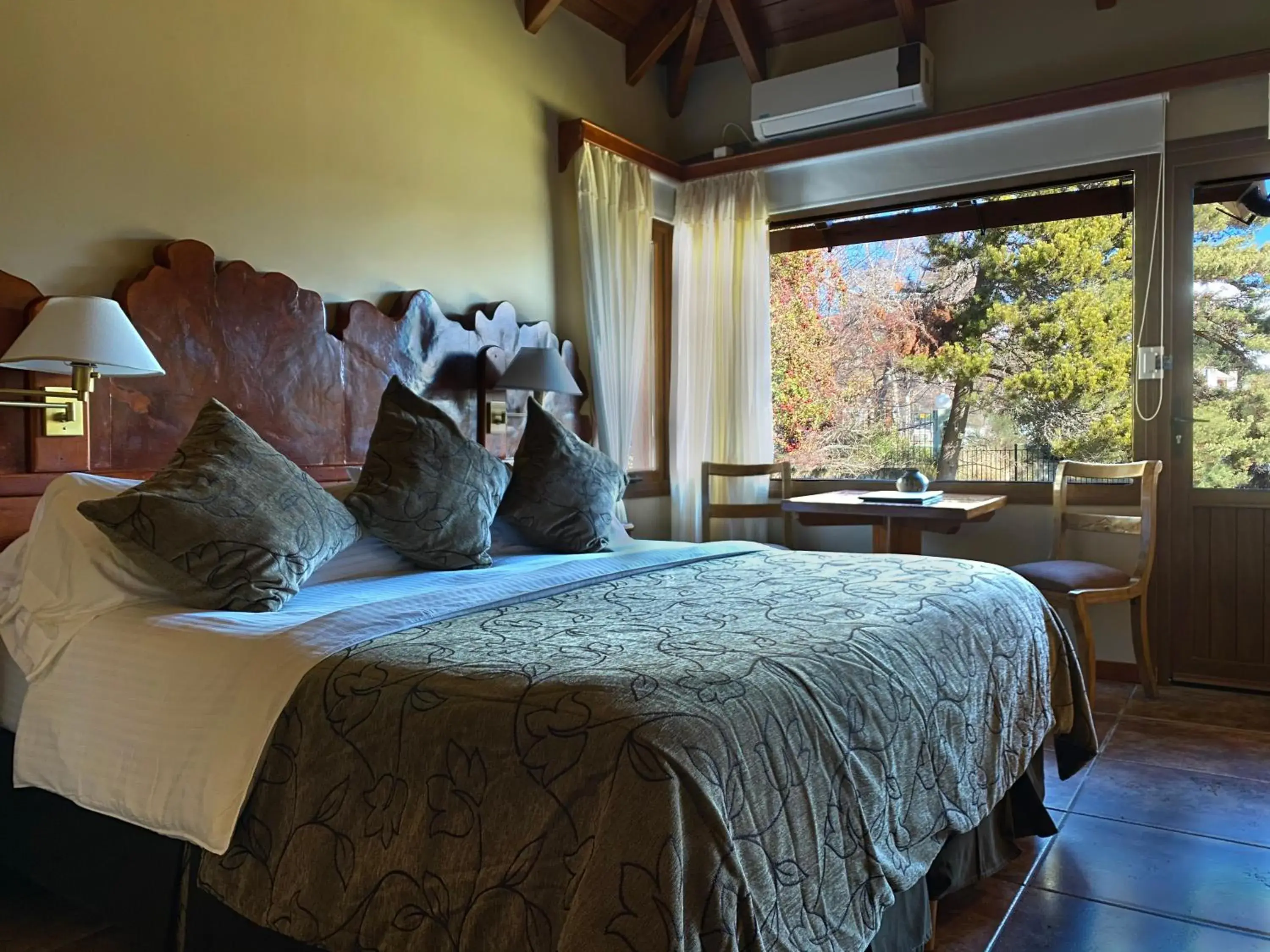 Classic Suite with Hydromassage Tub - single occupancy in Charming Luxury Lodge & Private Spa Classic Suite with Hydromassage Tub - single occupancy in Charming Luxury Lodge & Private Spa