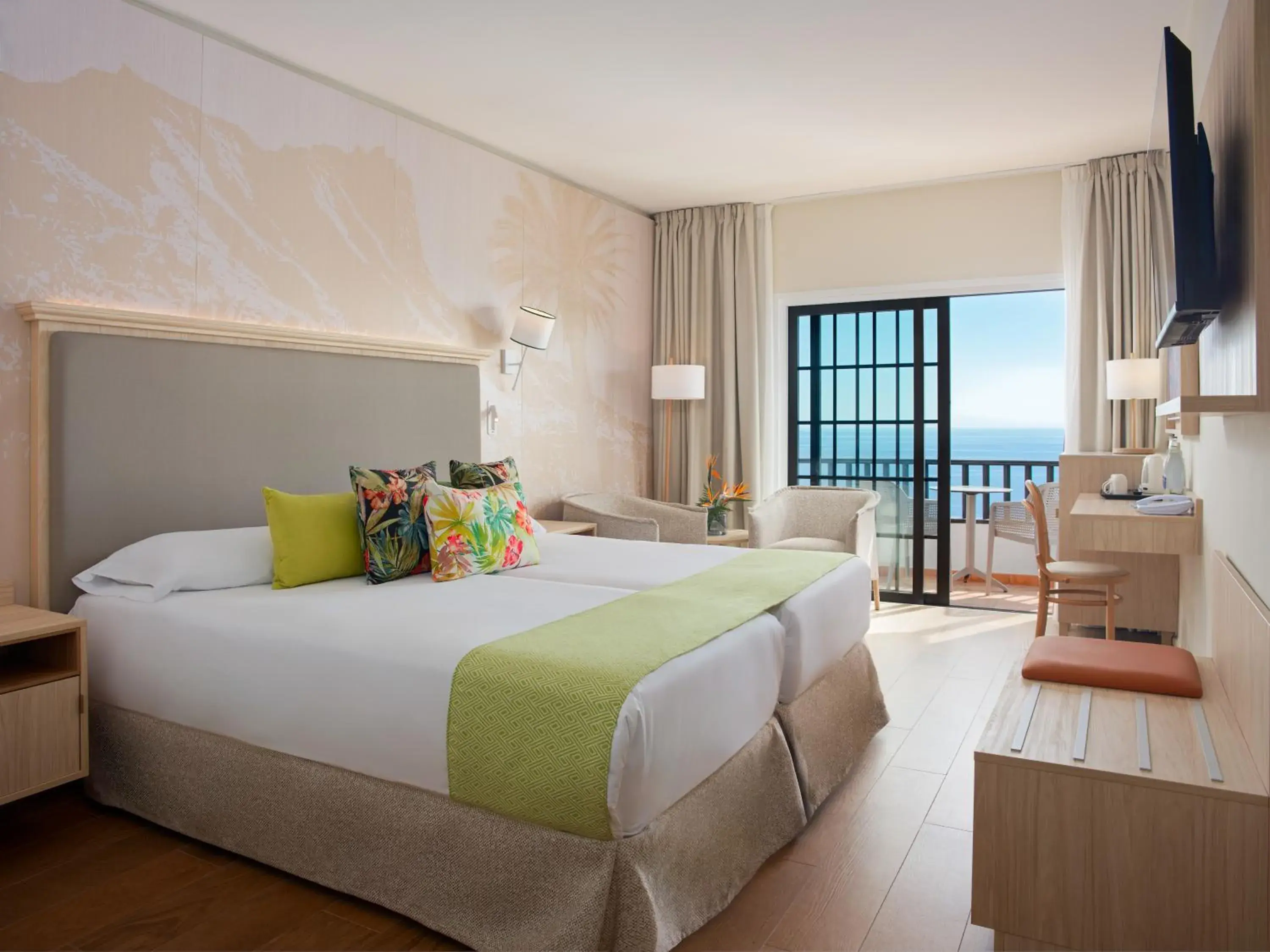 Superior Double or Twin Room (2 Adults + 1 Child) in Hotel Jardín Tecina Superior Double or Twin Room (2 Adults + 1 Child) in Hotel Jardín Tecina