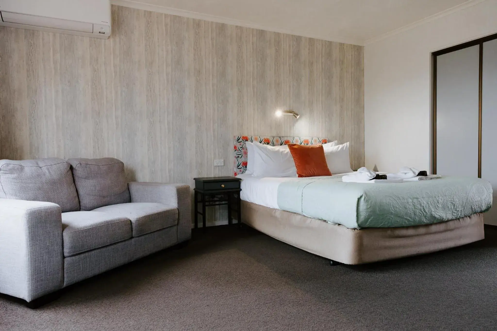 Deluxe Kitchen Studio in Amber Court Motel Nelson Deluxe Kitchen Studio in Amber Court Motel Nelson