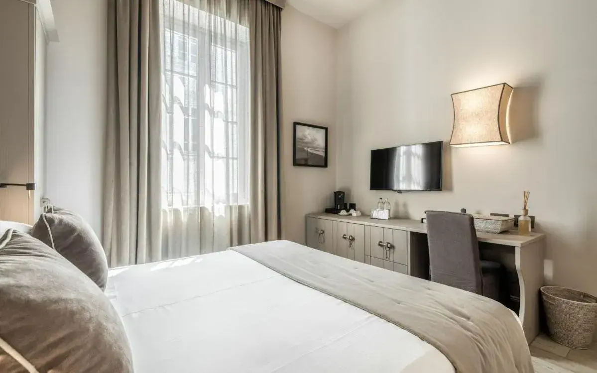 Superior Double Room in Villa Grey Superior Double Room in Villa Grey