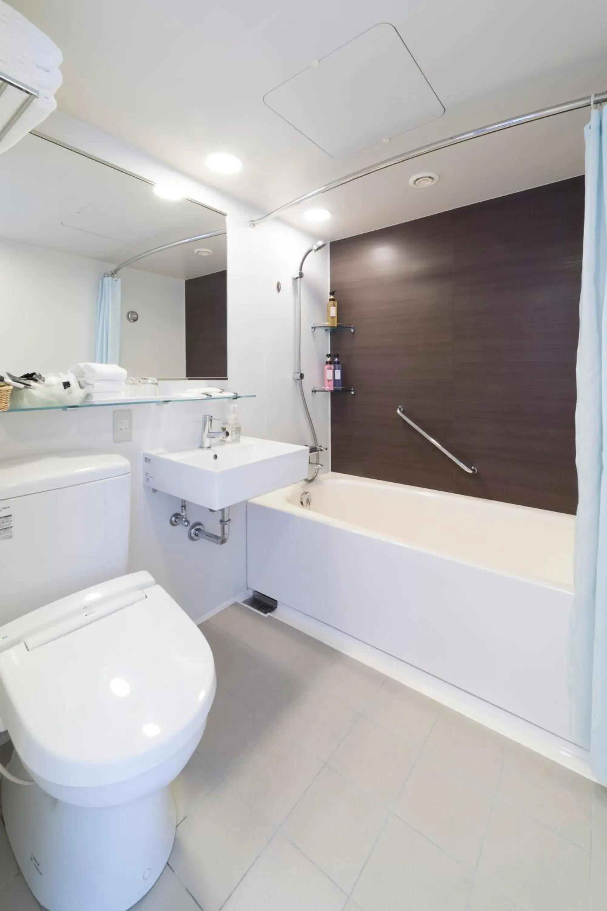 Deluxe Double Room in Hotel Granvia Osaka-JR Hotel Group Deluxe Double Room in Hotel Granvia Osaka-JR Hotel Group