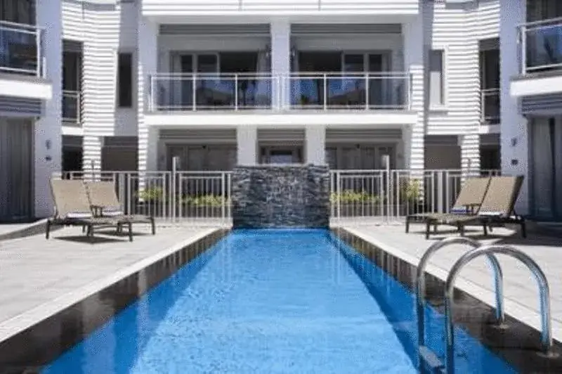 Deluxe One-Bedroom Suite in The Waterfront Suites - Heritage Collection Deluxe One-Bedroom Suite in The Waterfront Suites - Heritage Collection