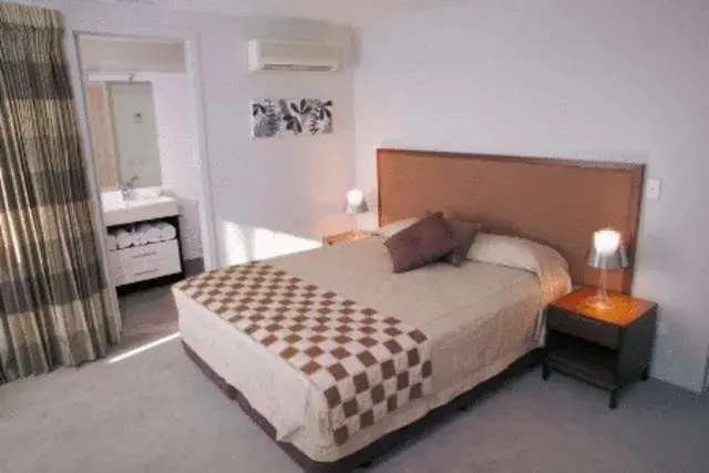 Premium Two Bedroom Suite in The Waterfront Suites - Heritage Collection Premium Two Bedroom Suite in The Waterfront Suites - Heritage Collection