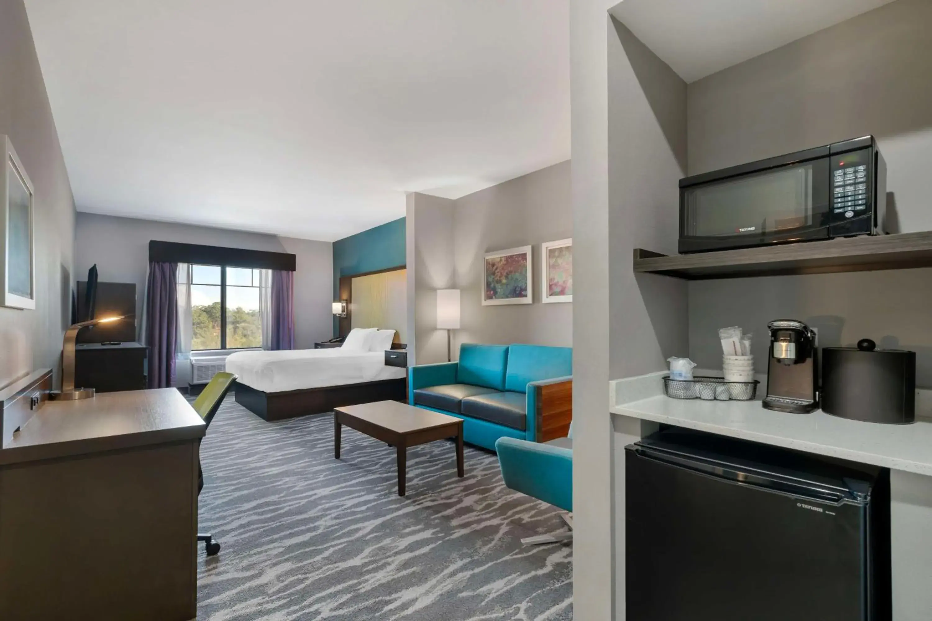 King Suite - Non-Smoking in Best Western Plus Ruston Hotel King Suite - Non-Smoking in Best Western Plus Ruston Hotel