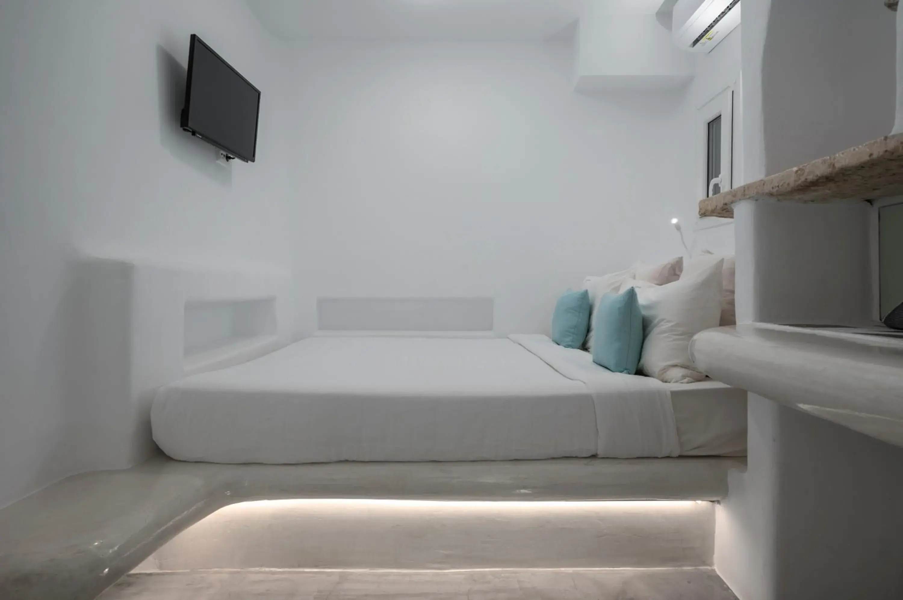 Sea View Suite with Balcony in Flaskos Luxury Suites Sea View Suite with Balcony in Flaskos Luxury Suites