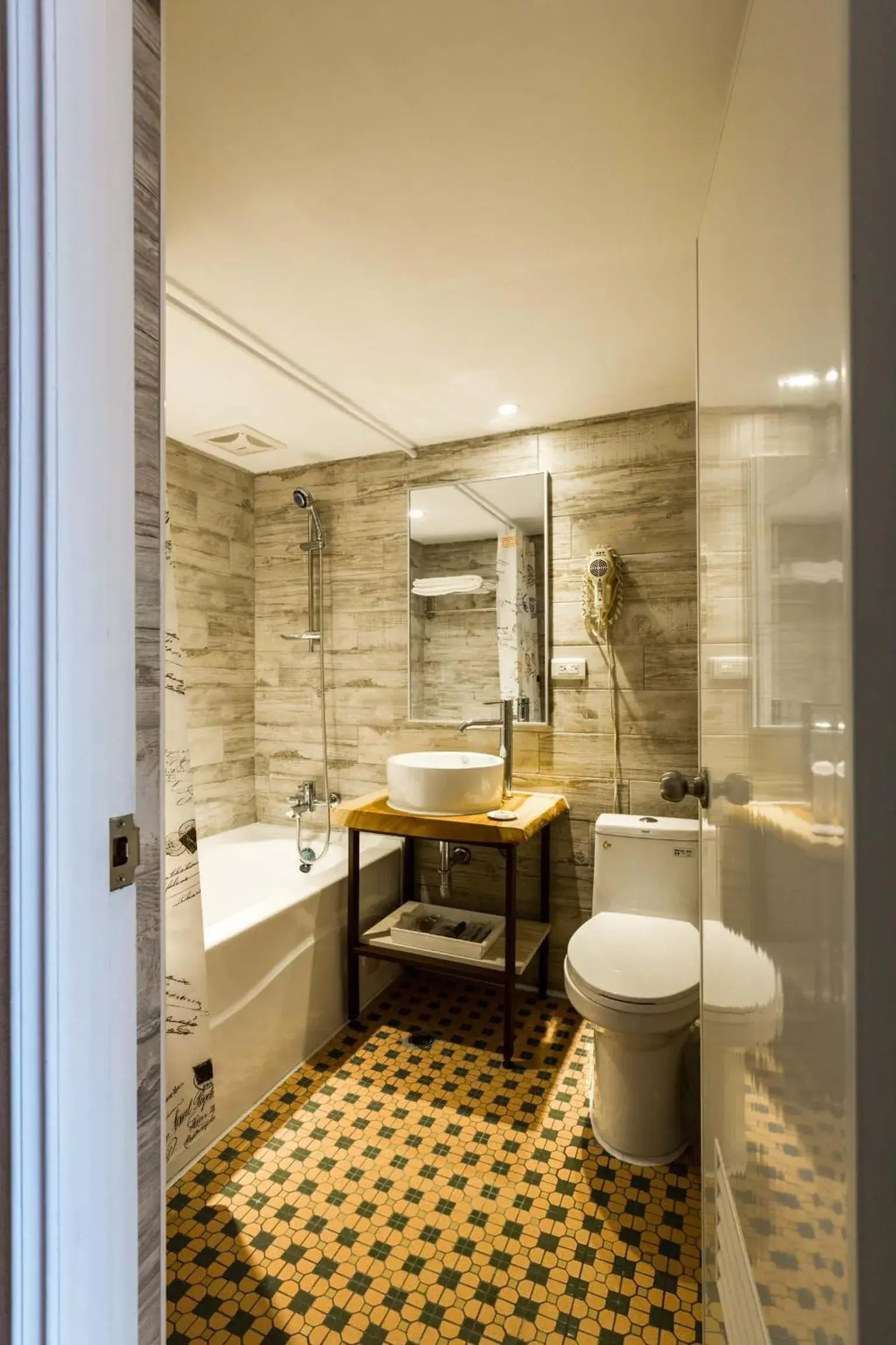 Economy Double Room in Artch Inn Economy Double Room in Artch Inn