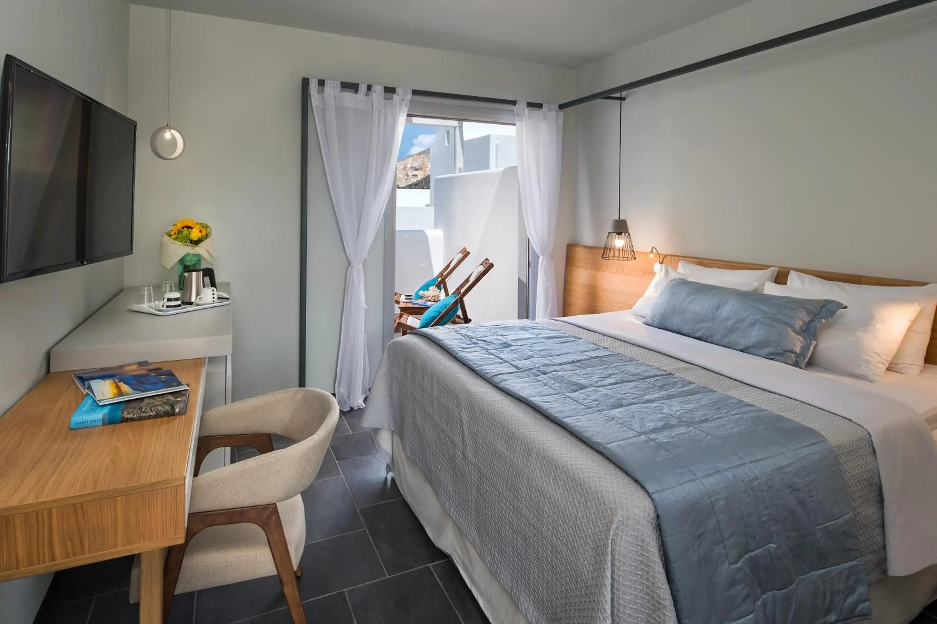 Suite with Spa Bath in Meltemi Excelsior Suites Suite with Spa Bath in Meltemi Excelsior Suites