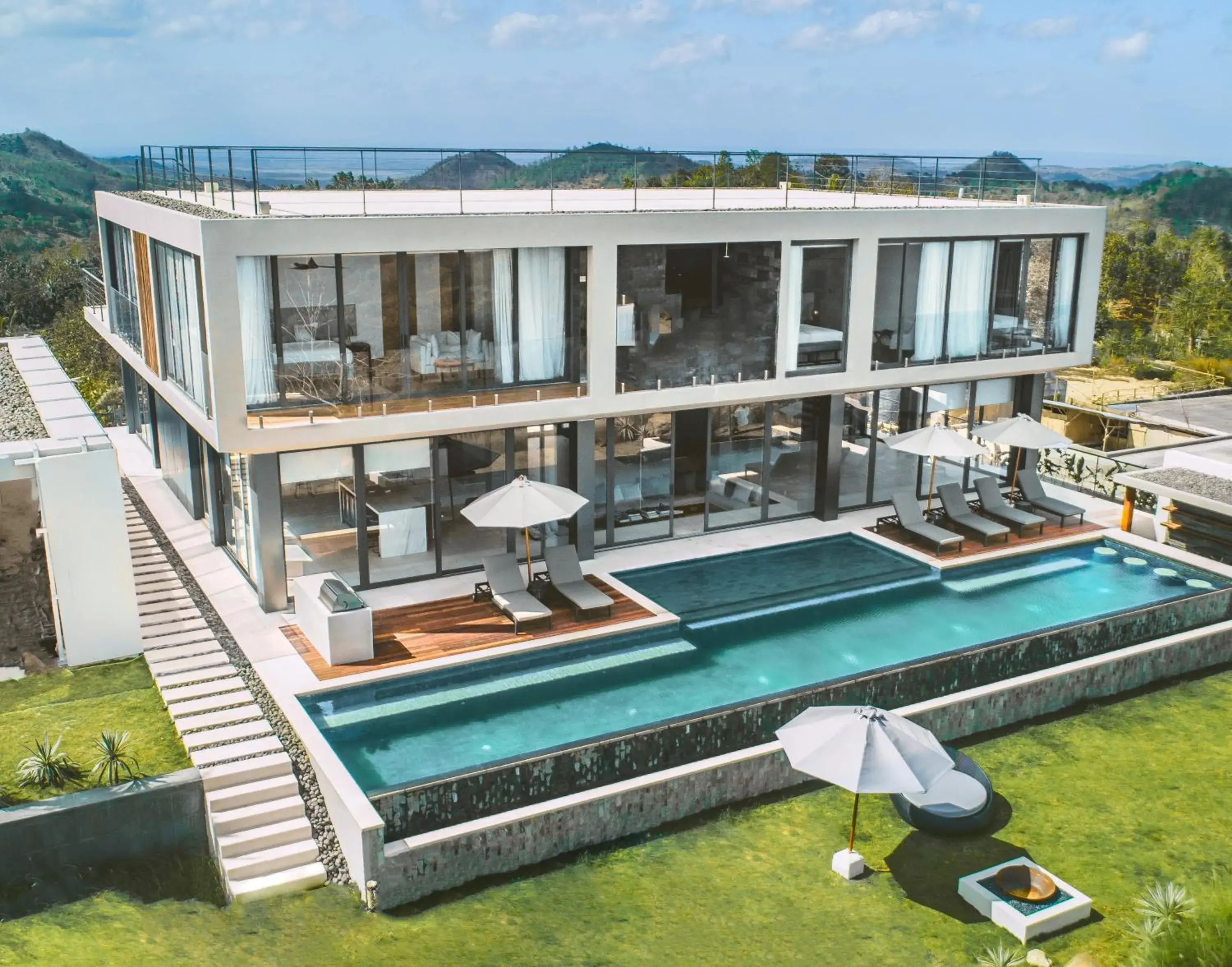 Bespoke 5-Bedroom Villa with Panoramic Ocean View in Selong Selo Resort and Villas Bespoke 5-Bedroom Villa with Panoramic Ocean View in Selong Selo Resort and Villas