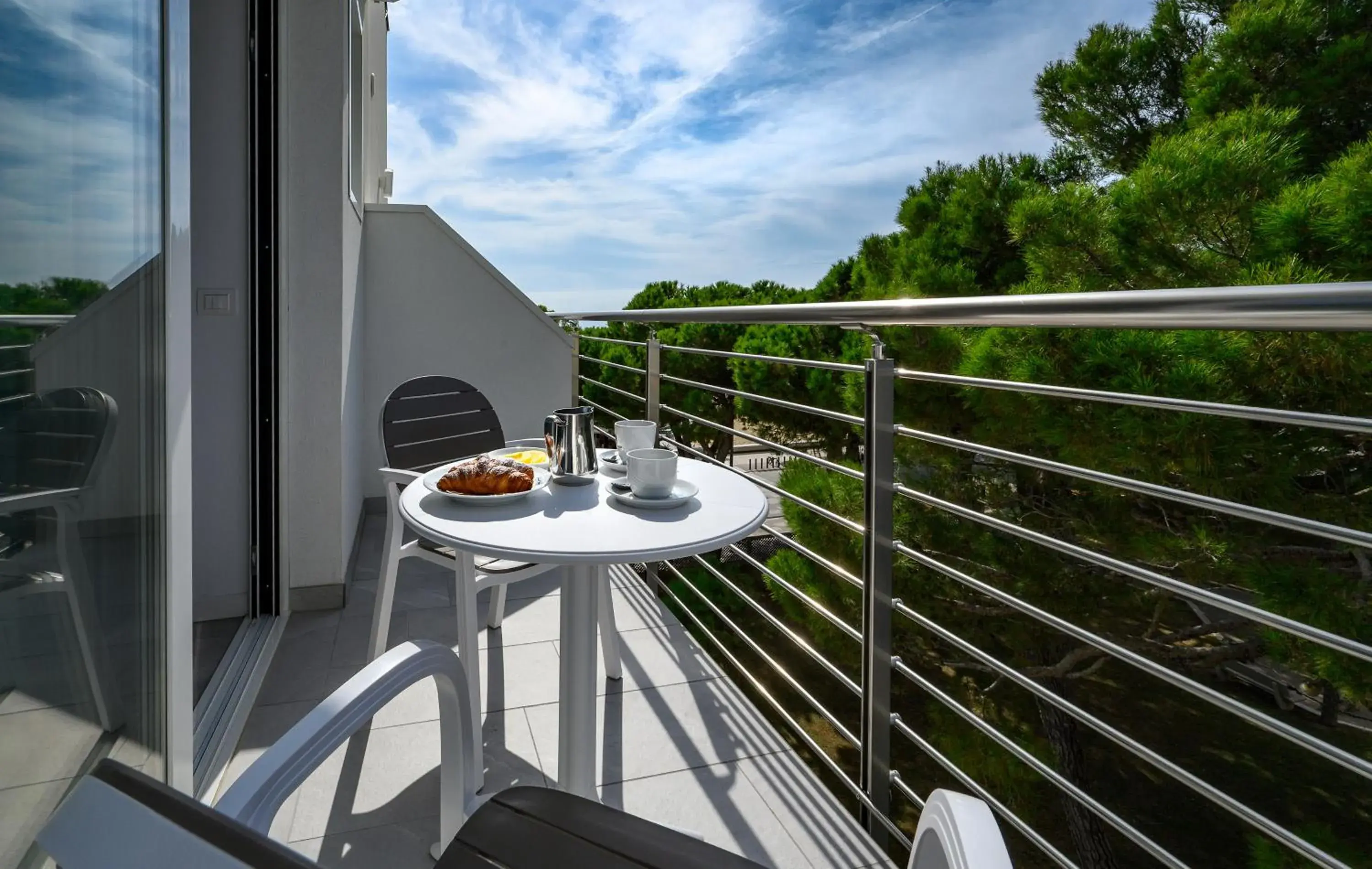 Deluxe Room with Side Sea View in Grand Hotel Playa Deluxe Room with Side Sea View in Grand Hotel Playa