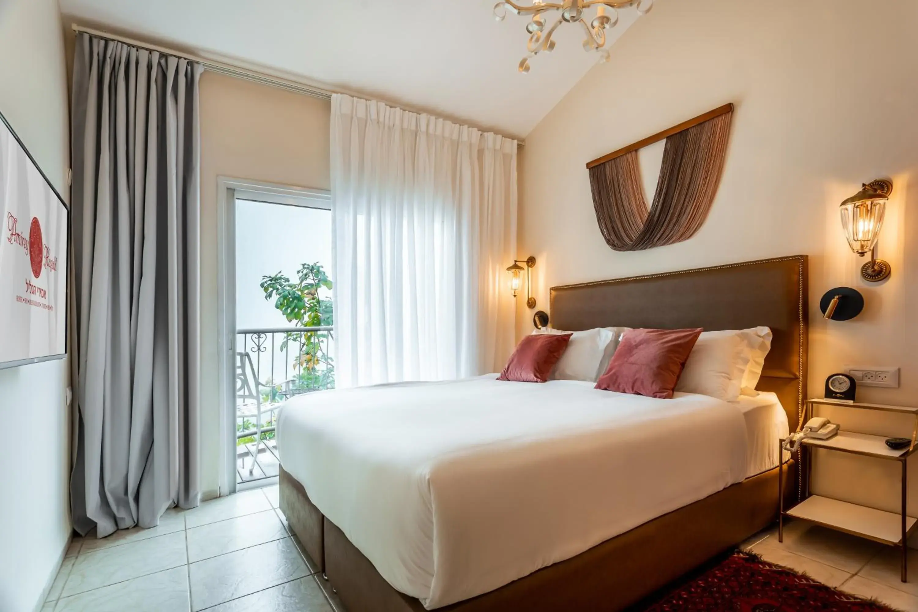 Superior Double Room with Mountain View - single occupancy in Amirey Hagalil Boutique Hotel Superior Double Room with Mountain View - single occupancy in Amirey Hagalil Boutique Hotel