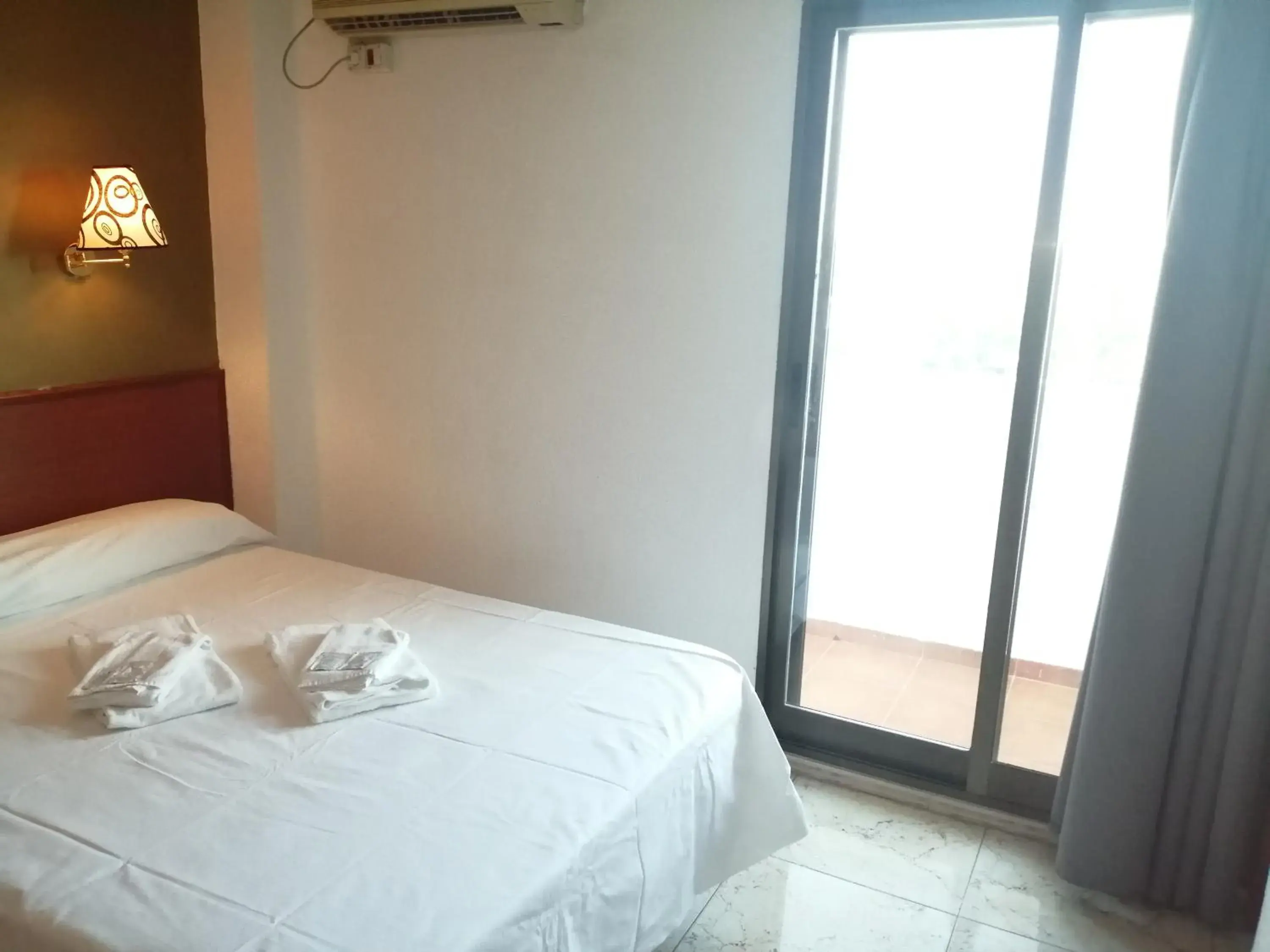 Double Room in Hostal Jaime I Double Room in Hostal Jaime I