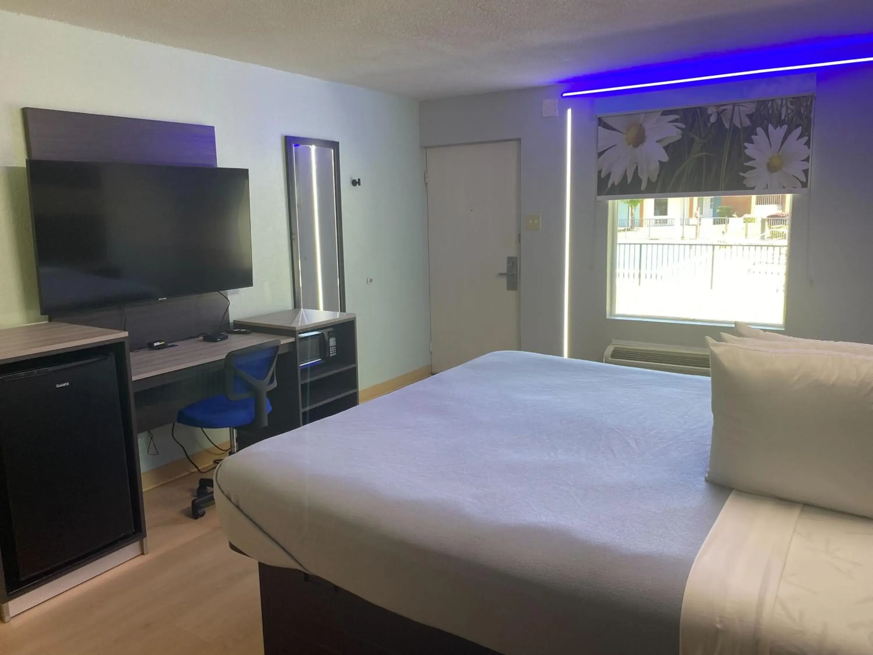 King Room - Accessible/Non-Smoking in Rest and Relax Inn King Room - Accessible/Non-Smoking in Rest and Relax Inn