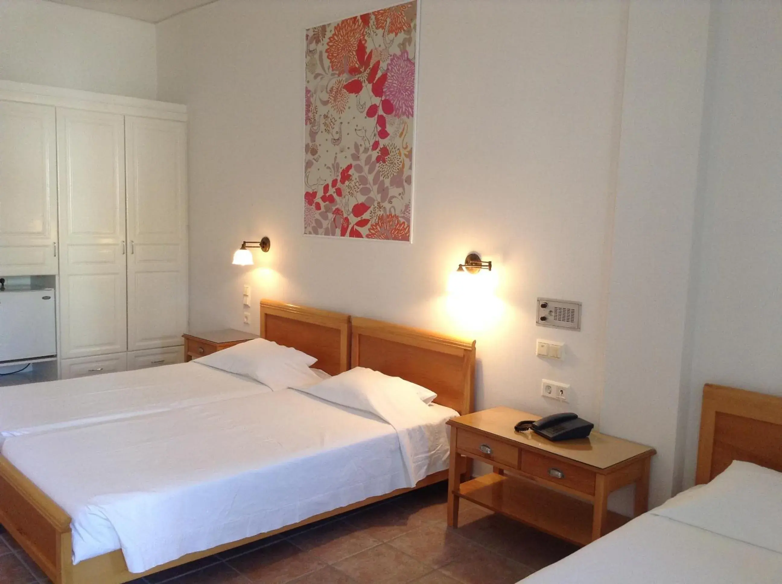 Triple Room in Rose Bay Hotel Triple Room in Rose Bay Hotel