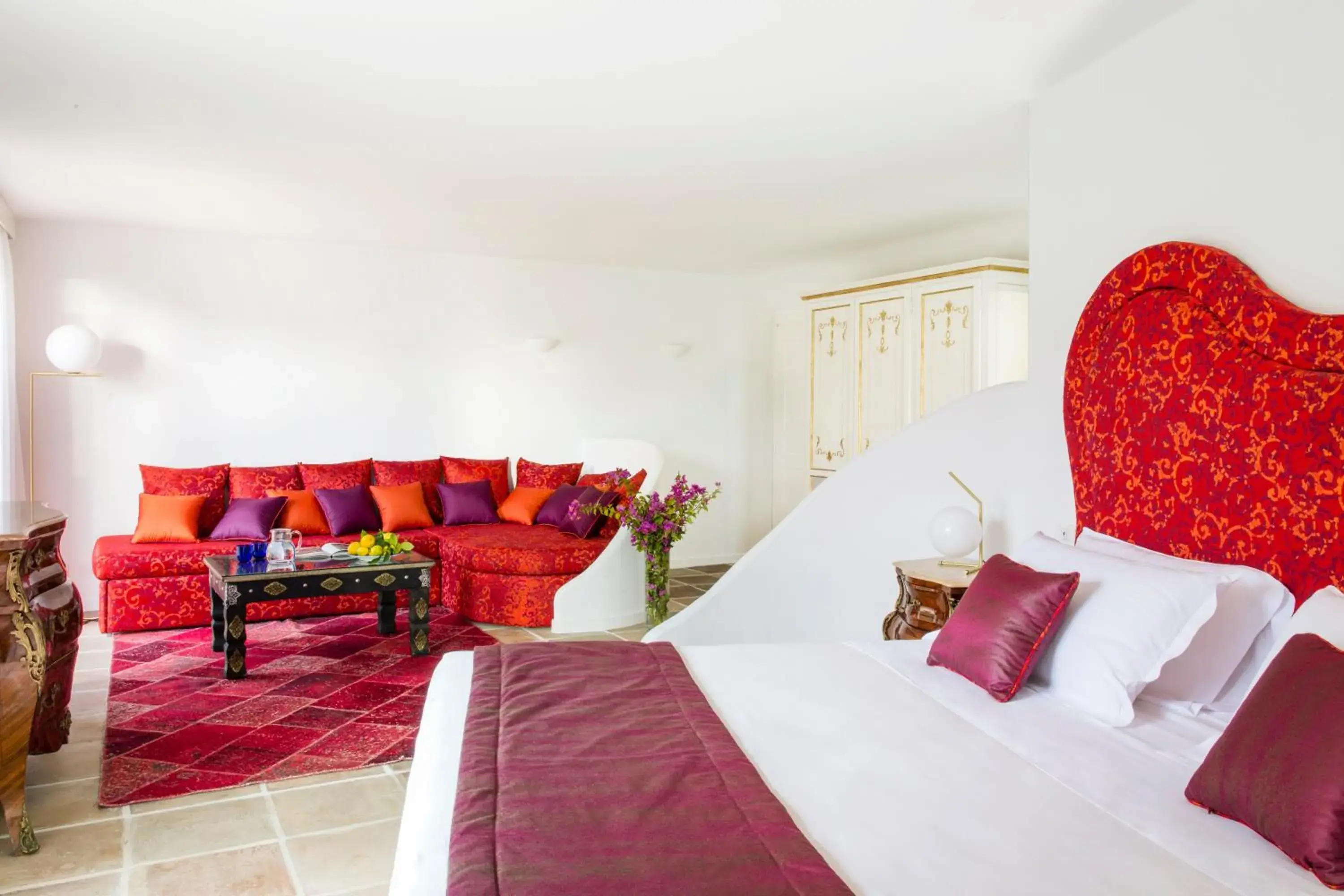 Suite with Terrace and Outdoor Hot Tub in Hotel Piccolo Sant'Andrea Suite with Terrace and Outdoor Hot Tub in Hotel Piccolo Sant'Andrea