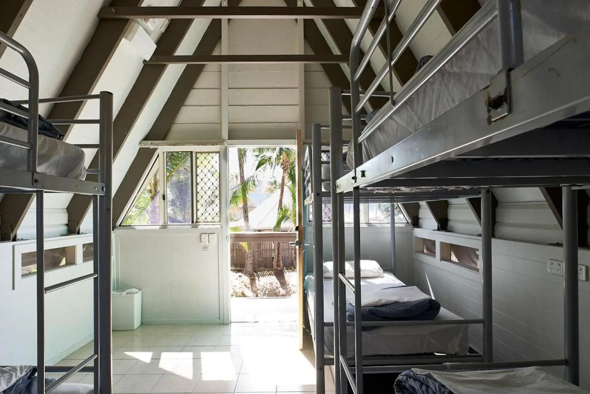 Bed in 6-Bed Dormitory Room (mixed) in Nomads Magnetic Island Bed in 6-Bed Dormitory Room (mixed) in Nomads Magnetic Island