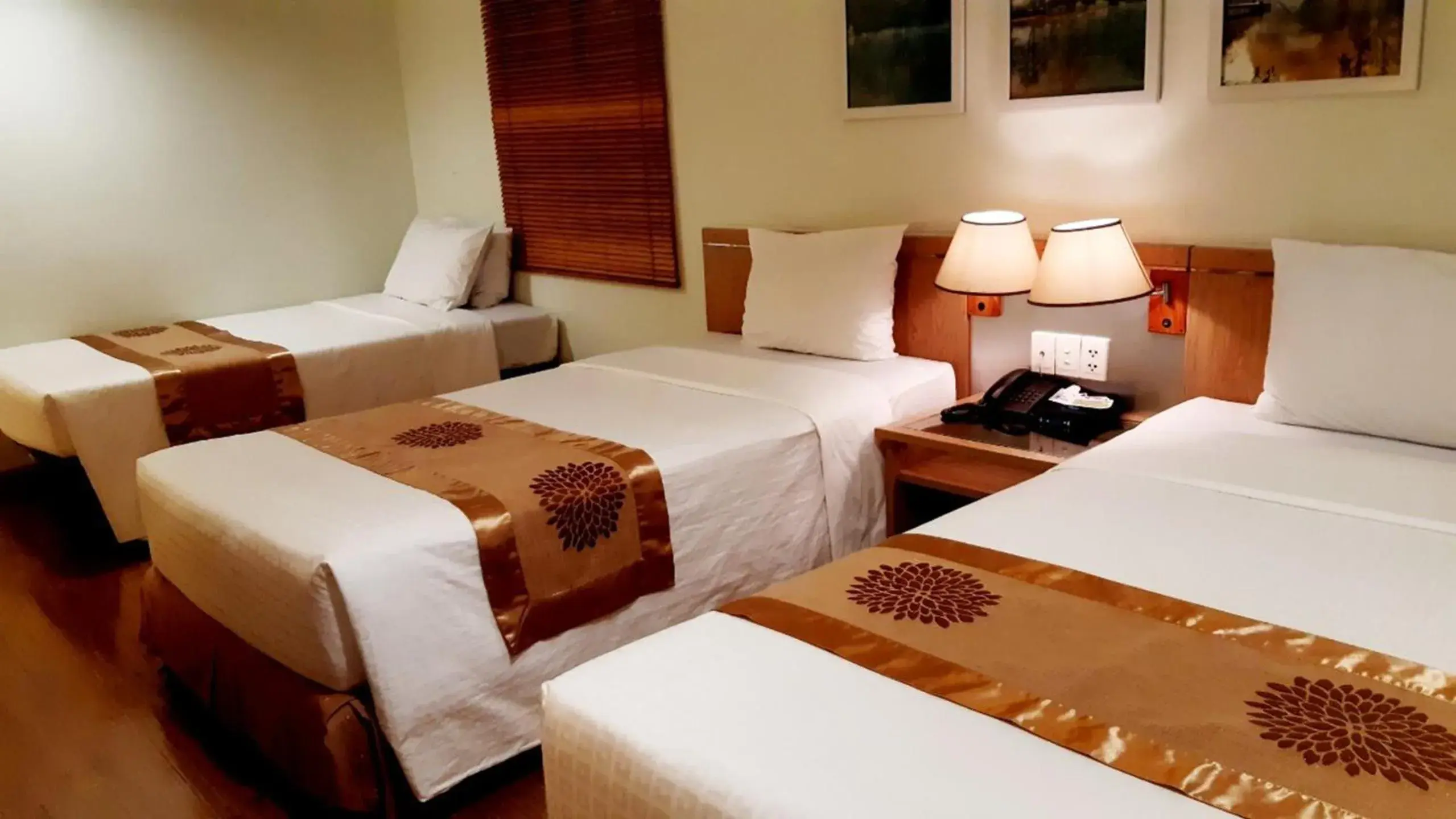 Superior Triple with 03 single beds in Vien Dong Hotel - Near Bui Vien Walking Street Superior Triple with 03 single beds in Vien Dong Hotel - Near Bui Vien Walking Street