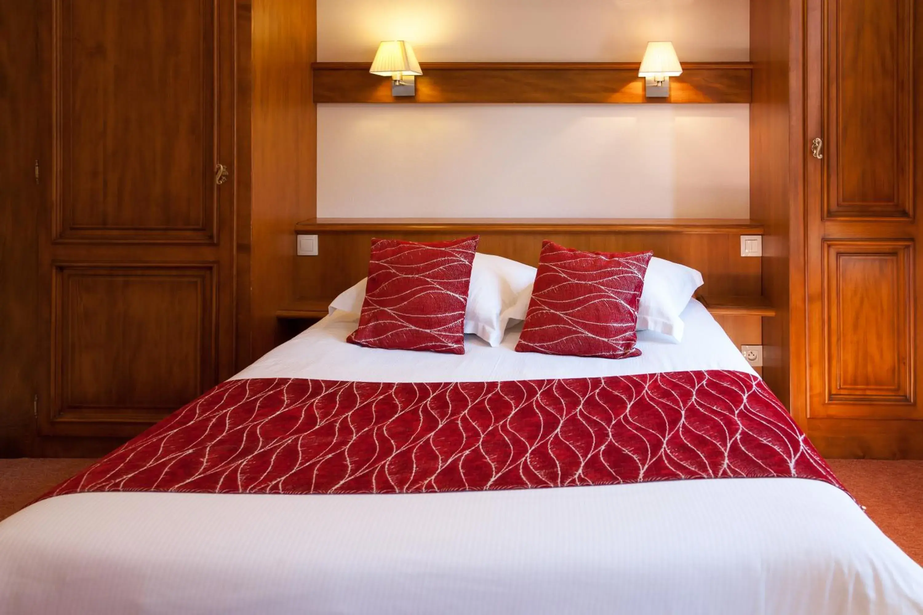 Double Room - Single Occupancy in Logis Hôtel De La Cloche Double Room - Single Occupancy in Logis Hôtel De La Cloche