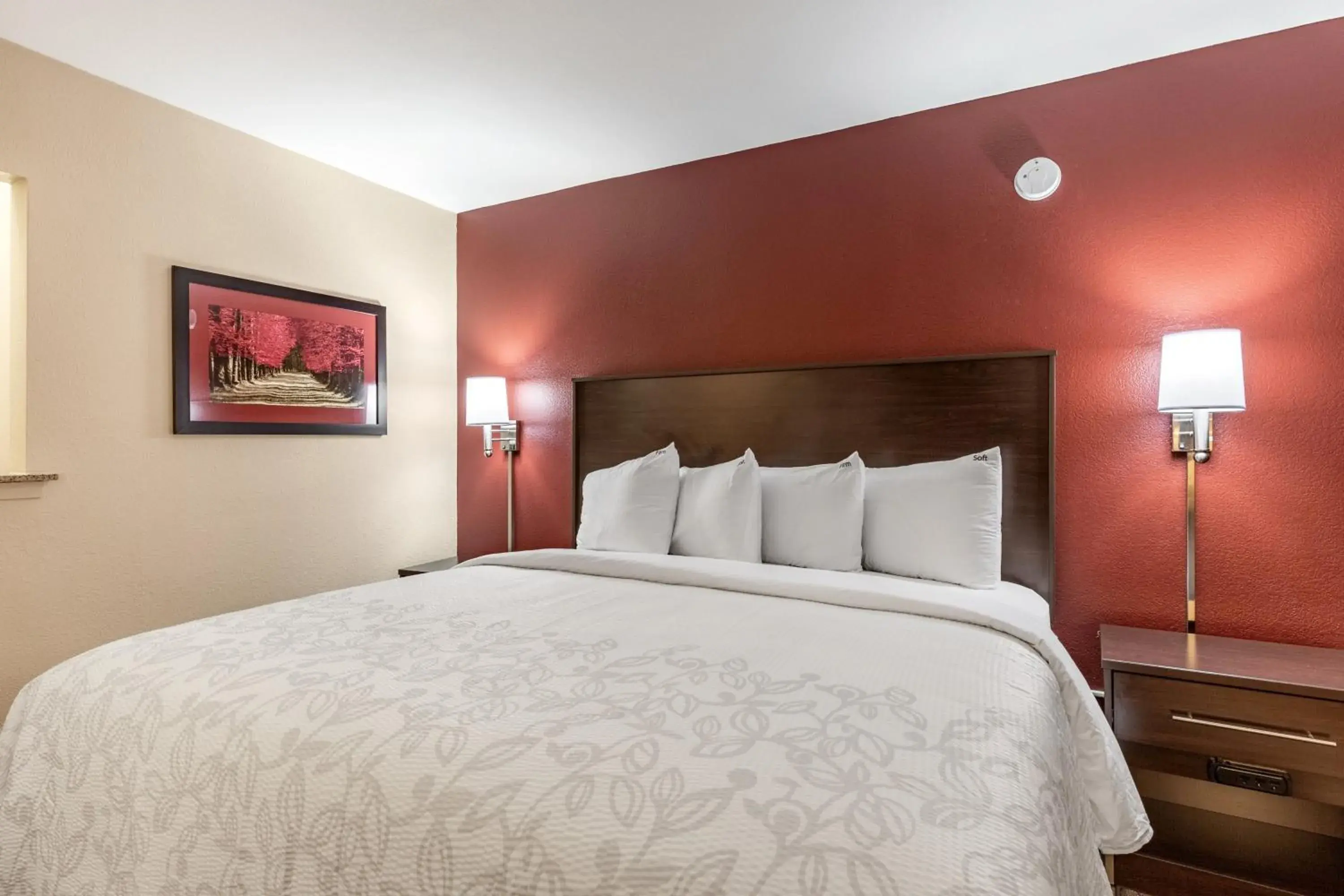 Suite King Room Smoke Free in Red Roof Inn PLUS & Suites Houston - IAH Airport SW Suite King Room Smoke Free in Red Roof Inn PLUS & Suites Houston - IAH Airport SW