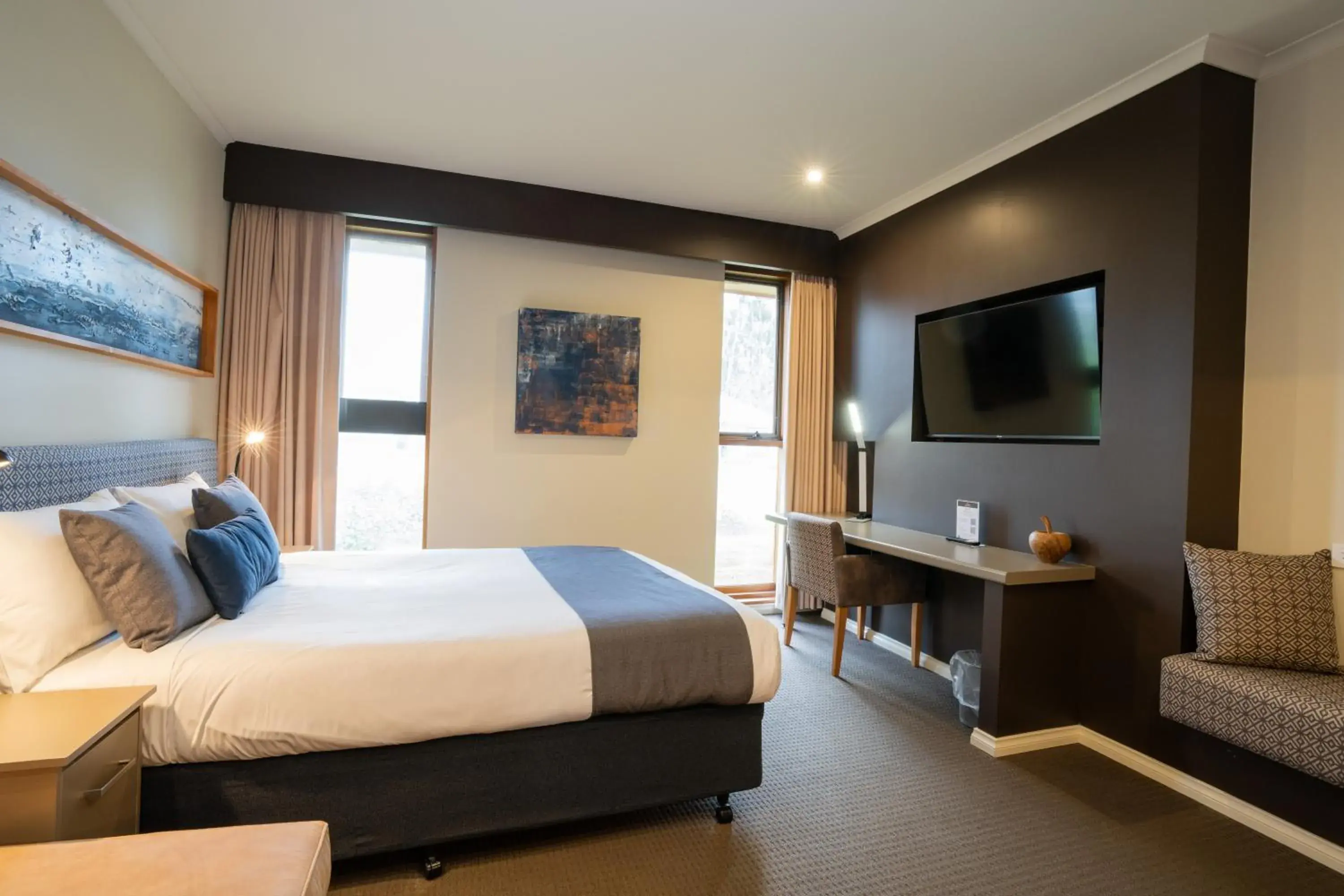 Deluxe Double Room in Sovereign Park Motor Inn Deluxe Double Room in Sovereign Park Motor Inn