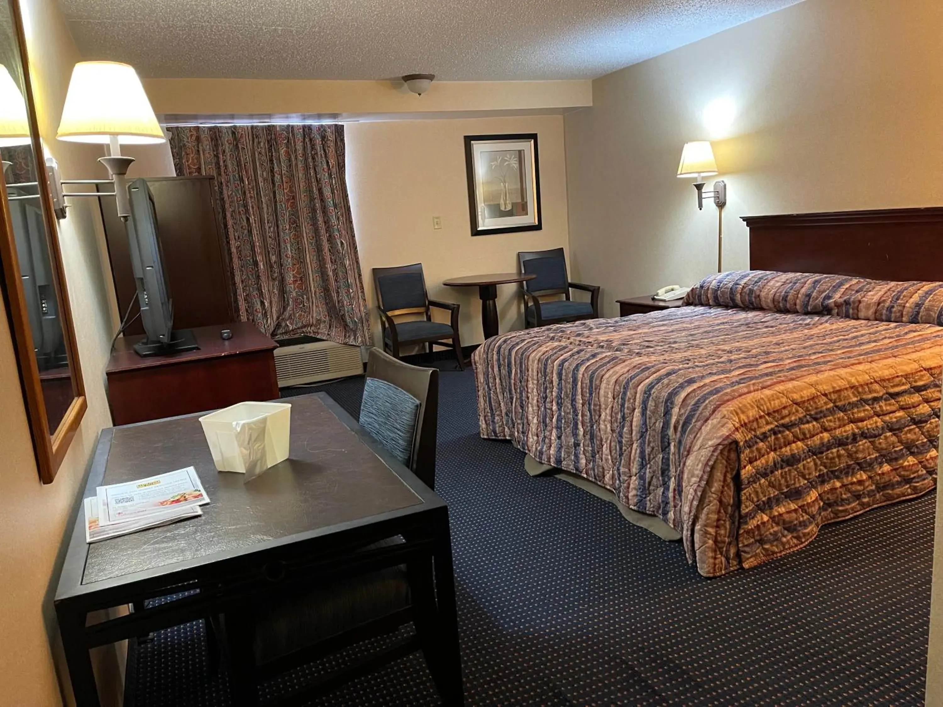 Standard King Room - Non-Smoking in Budget Inn Temple Hills Standard King Room - Non-Smoking in Budget Inn Temple Hills