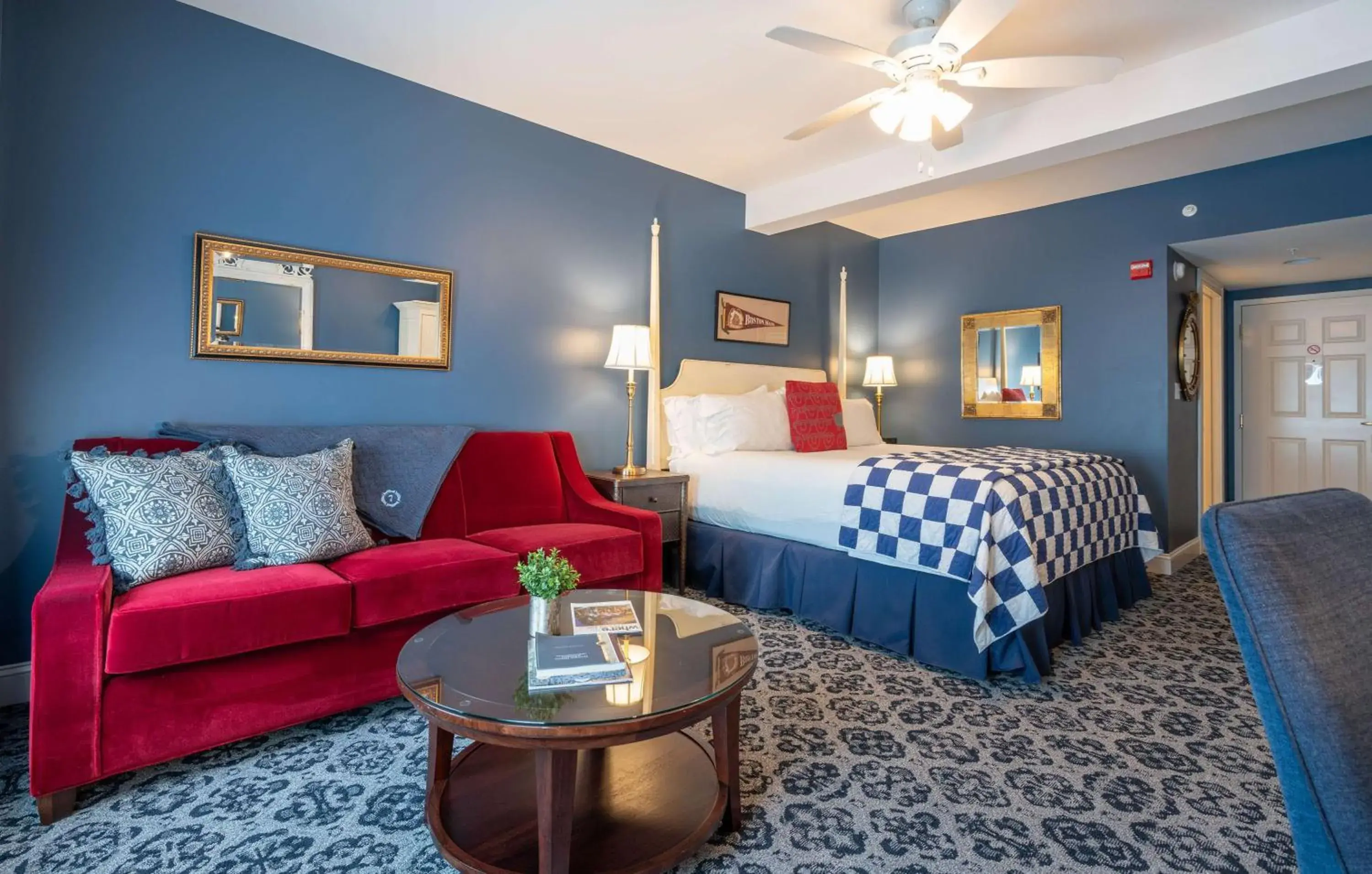 Superior Quadruple Room in The Kendall Hotel at the Engine 7 Firehouse Superior Quadruple Room in The Kendall Hotel at the Engine 7 Firehouse