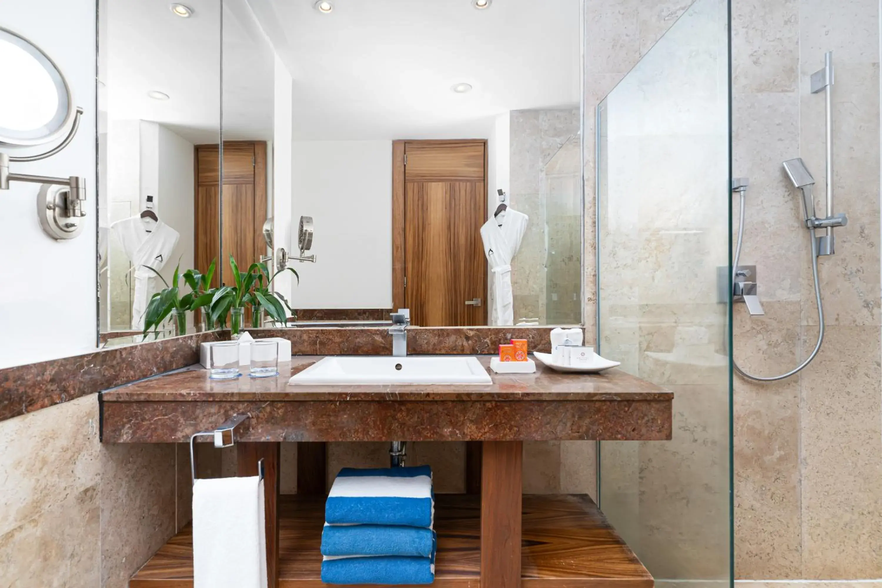 Altitude Junior Suite Swim Out Ocean Front Double - single occupancy in Krystal Grand Los Cabos - All Inclusive Altitude Junior Suite Swim Out Ocean Front Double - single occupancy in Krystal Grand Los Cabos - All Inclusive