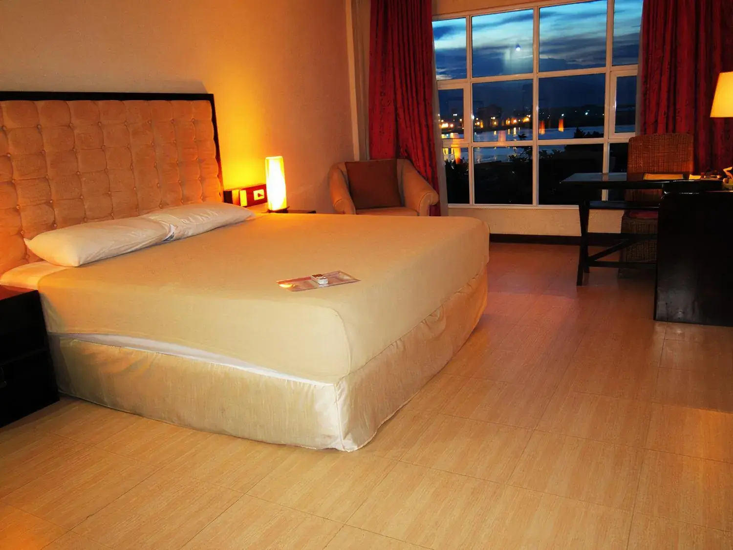 Photo of the whole room, Bed in Dulcinea Hotel and Suites Photo of the whole room, Bed in Dulcinea Hotel and Suites