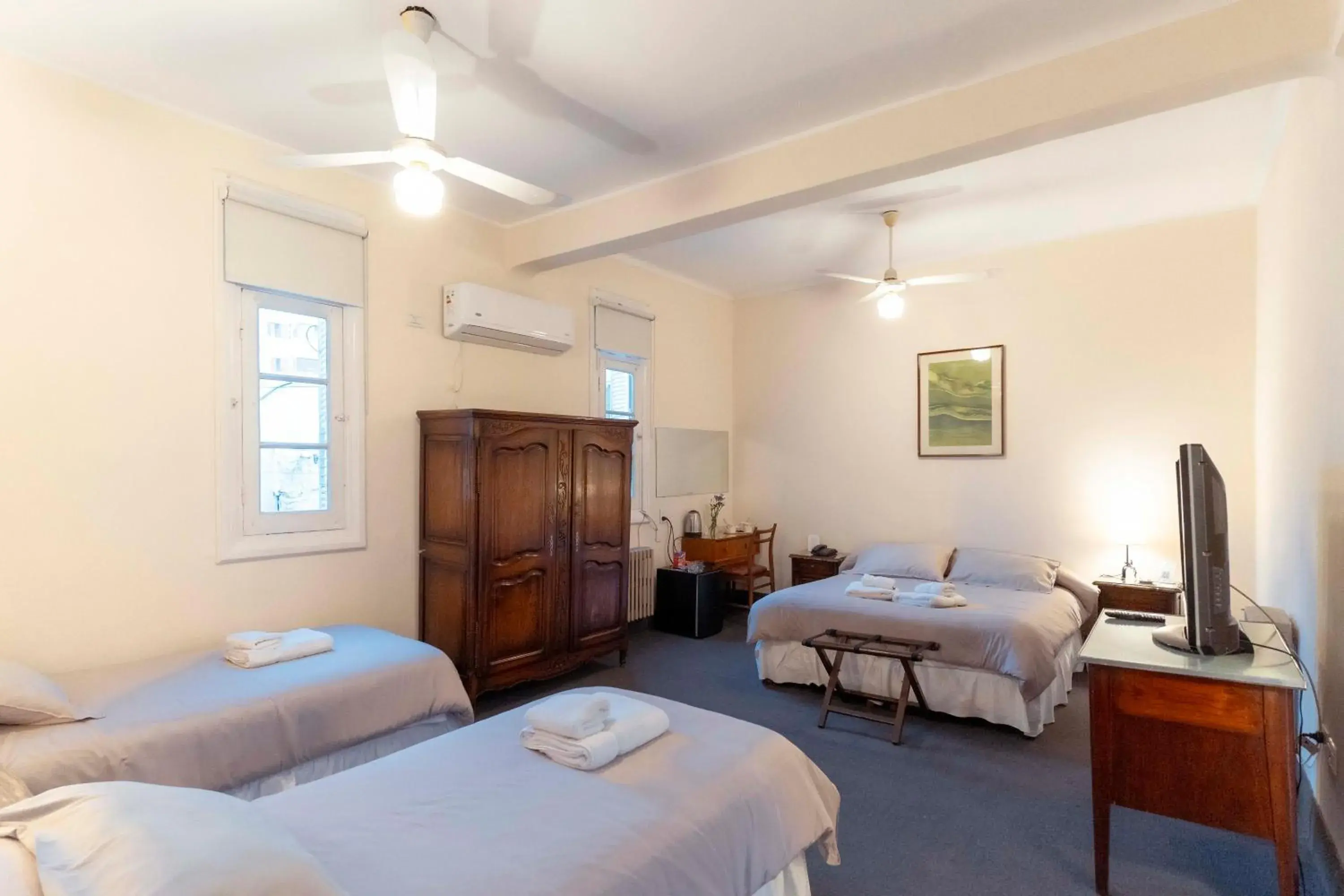 Standard Quadruple Room in Hotel Colonial Salta Standard Quadruple Room in Hotel Colonial Salta