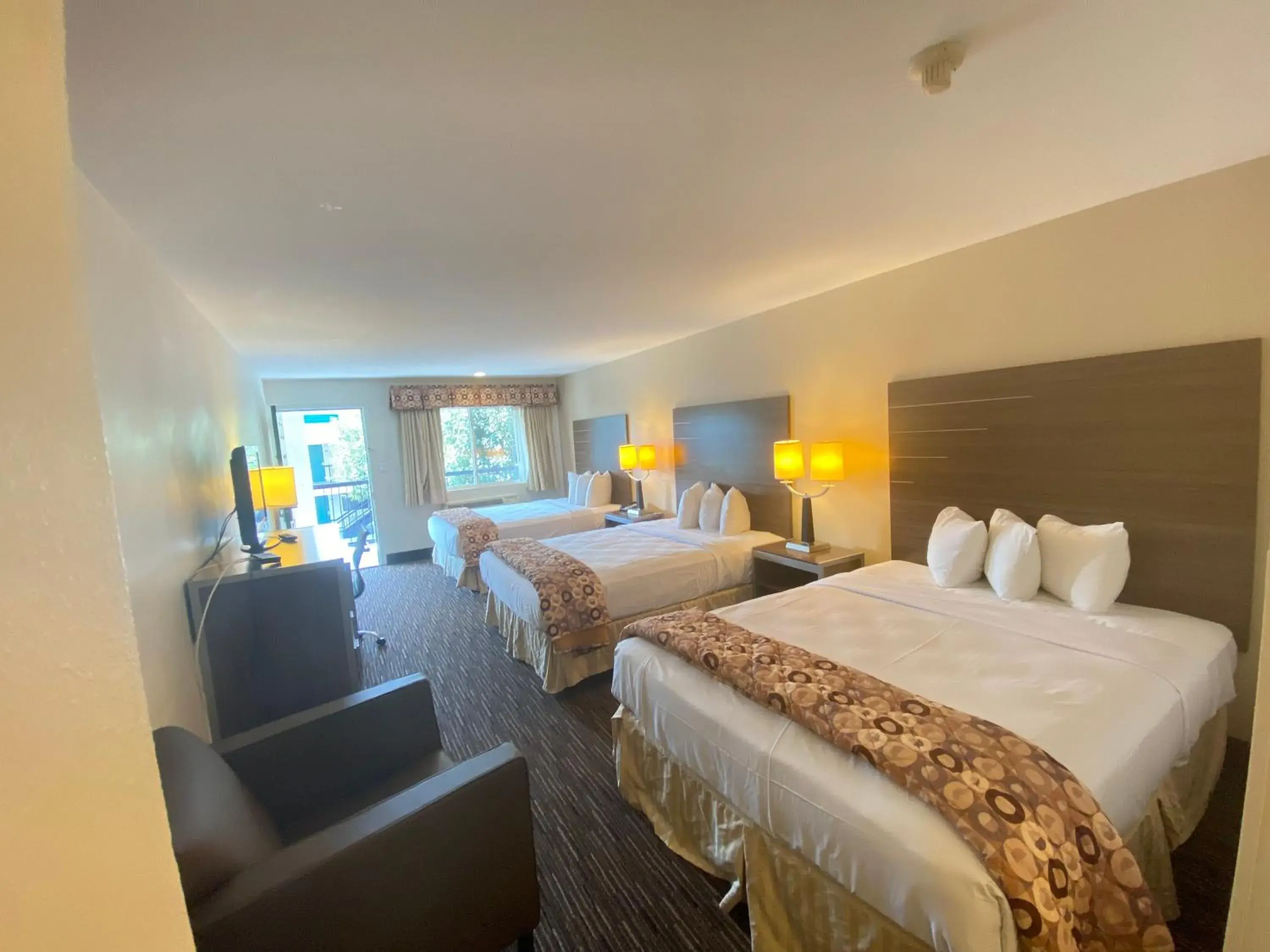 Family Room - Non-Smoking in Garden State Inn Family Room - Non-Smoking in Garden State Inn