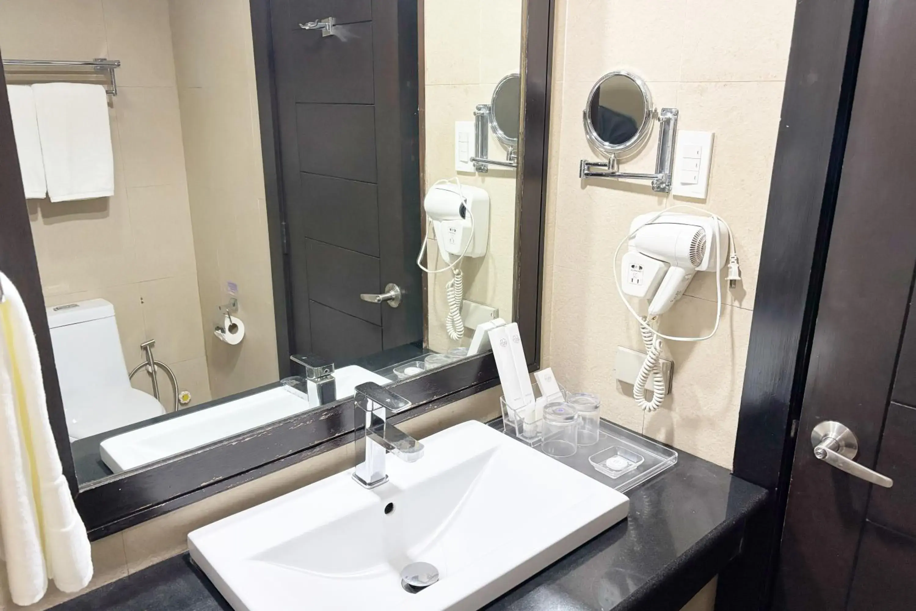 Standard Twin Room in The Muse Beach Front Hotel Boracay Standard Twin Room in The Muse Beach Front Hotel Boracay