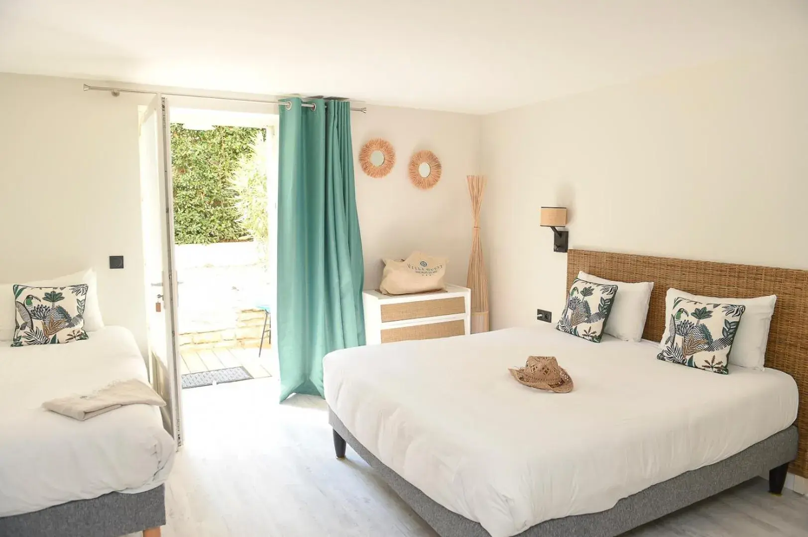 Triple Room with Terrace and Garden in The Originals Boutique Hôtel La Villa Ouest & Spa Triple Room with Terrace and Garden in The Originals Boutique Hôtel La Villa Ouest & Spa