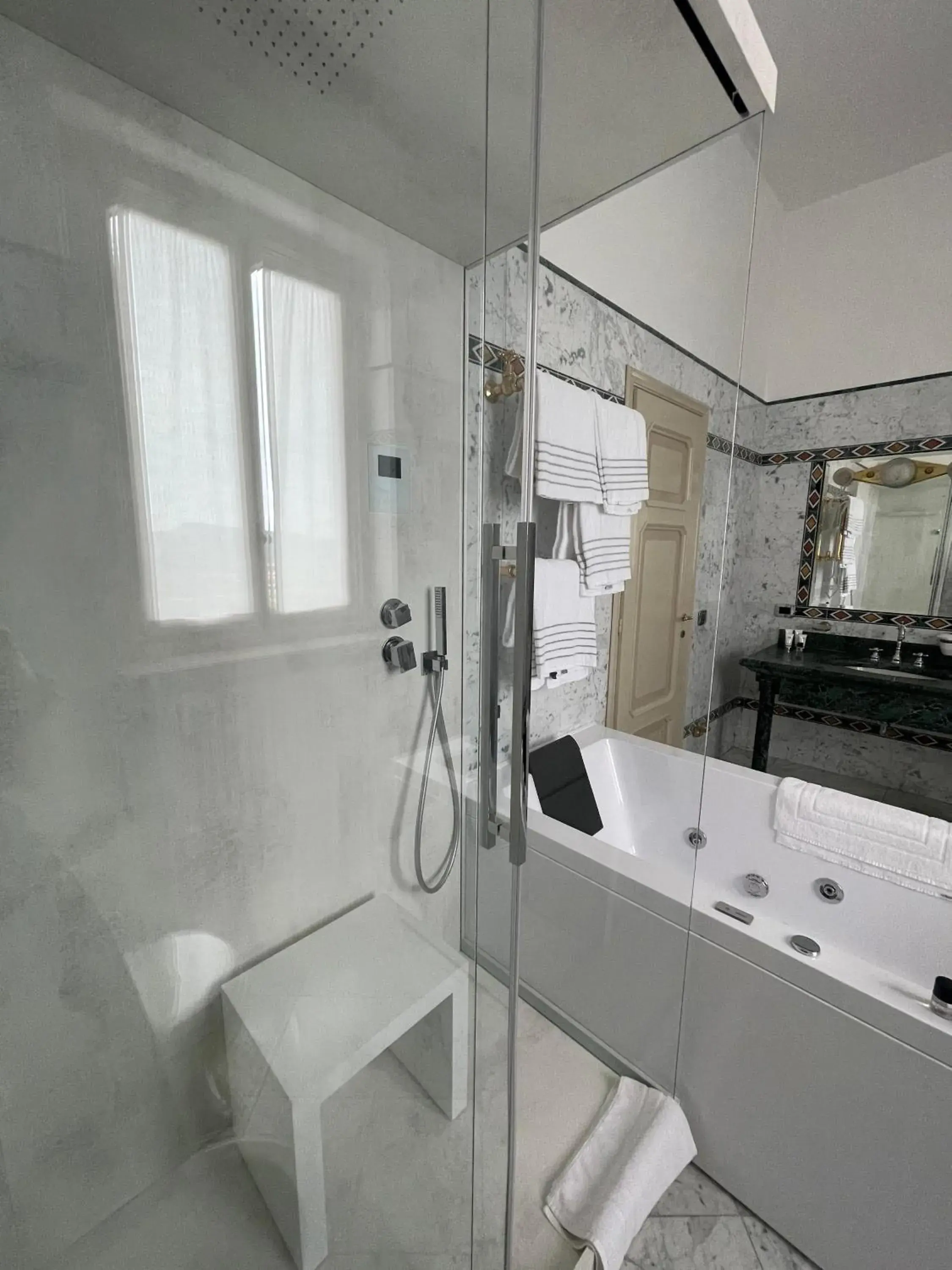 Family Suite with Balcony in Hotel Villa La Bollina Family Suite with Balcony in Hotel Villa La Bollina