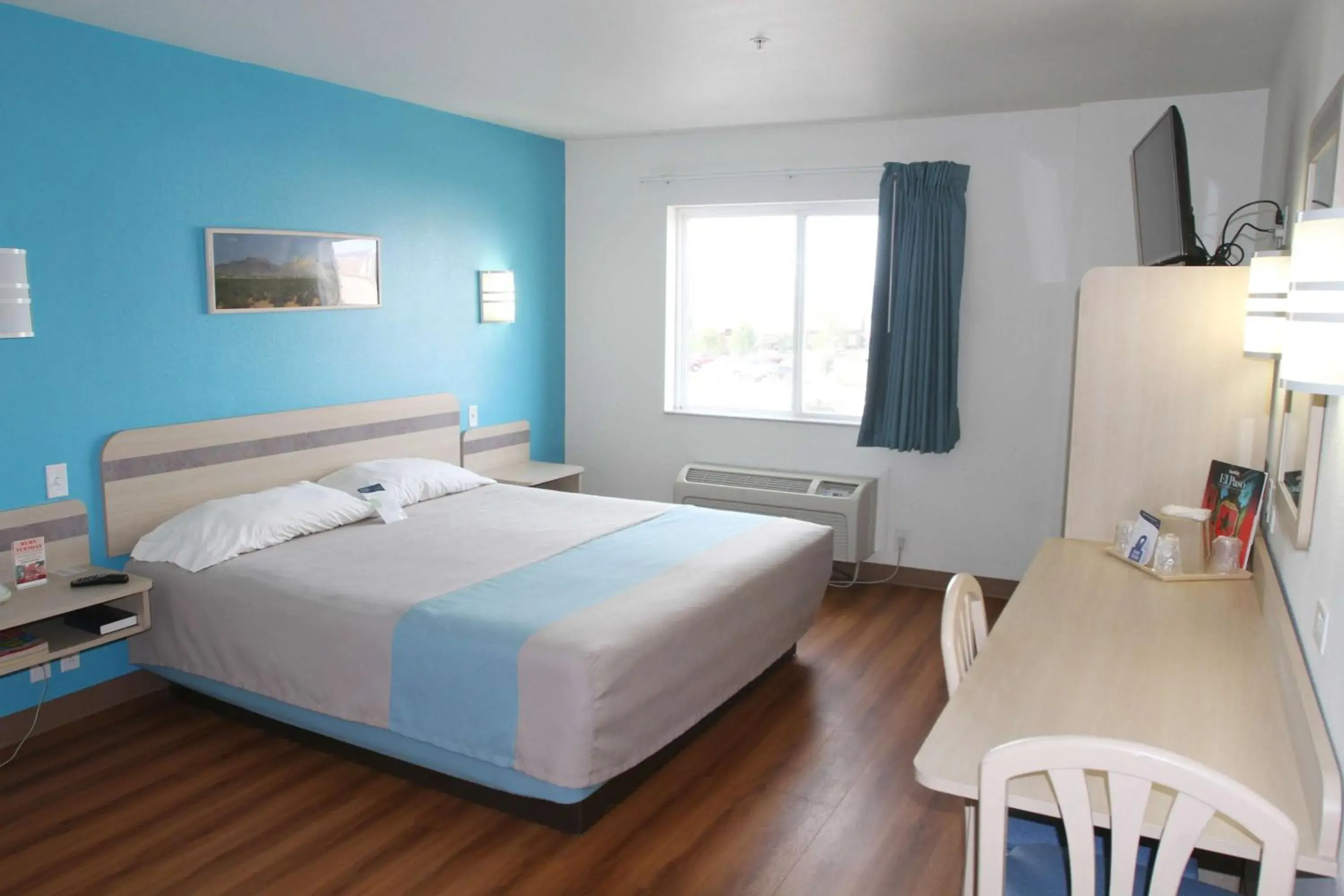 Queen Suite - single occupancy in Motel 6-Las Cruces, NM - Telshor Queen Suite - single occupancy in Motel 6-Las Cruces, NM - Telshor