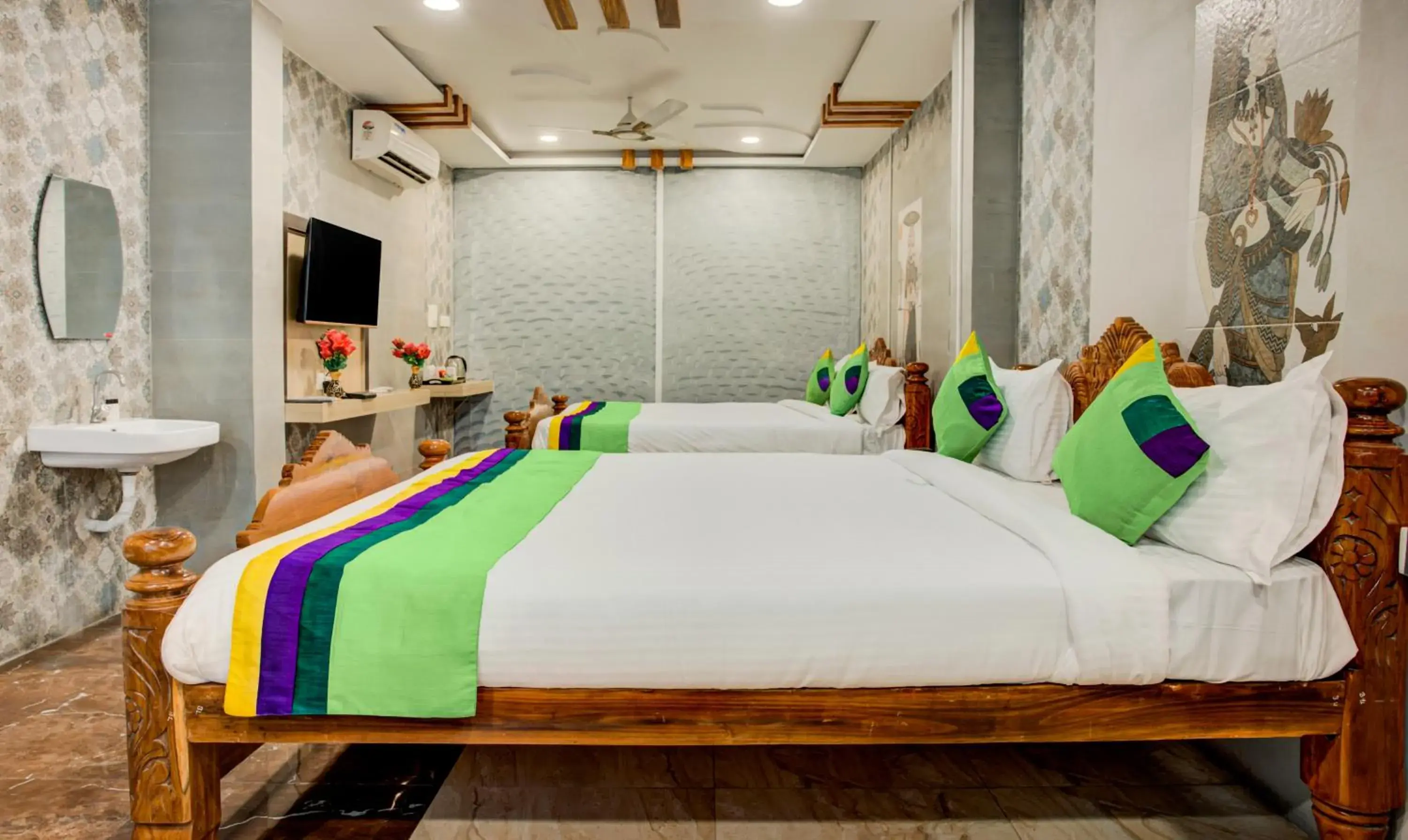 Superior Double Room - single occupancy in Treebo Golden Inn, 700 Mtrs From Promenade Beach Superior Double Room - single occupancy in Treebo Golden Inn, 700 Mtrs From Promenade Beach