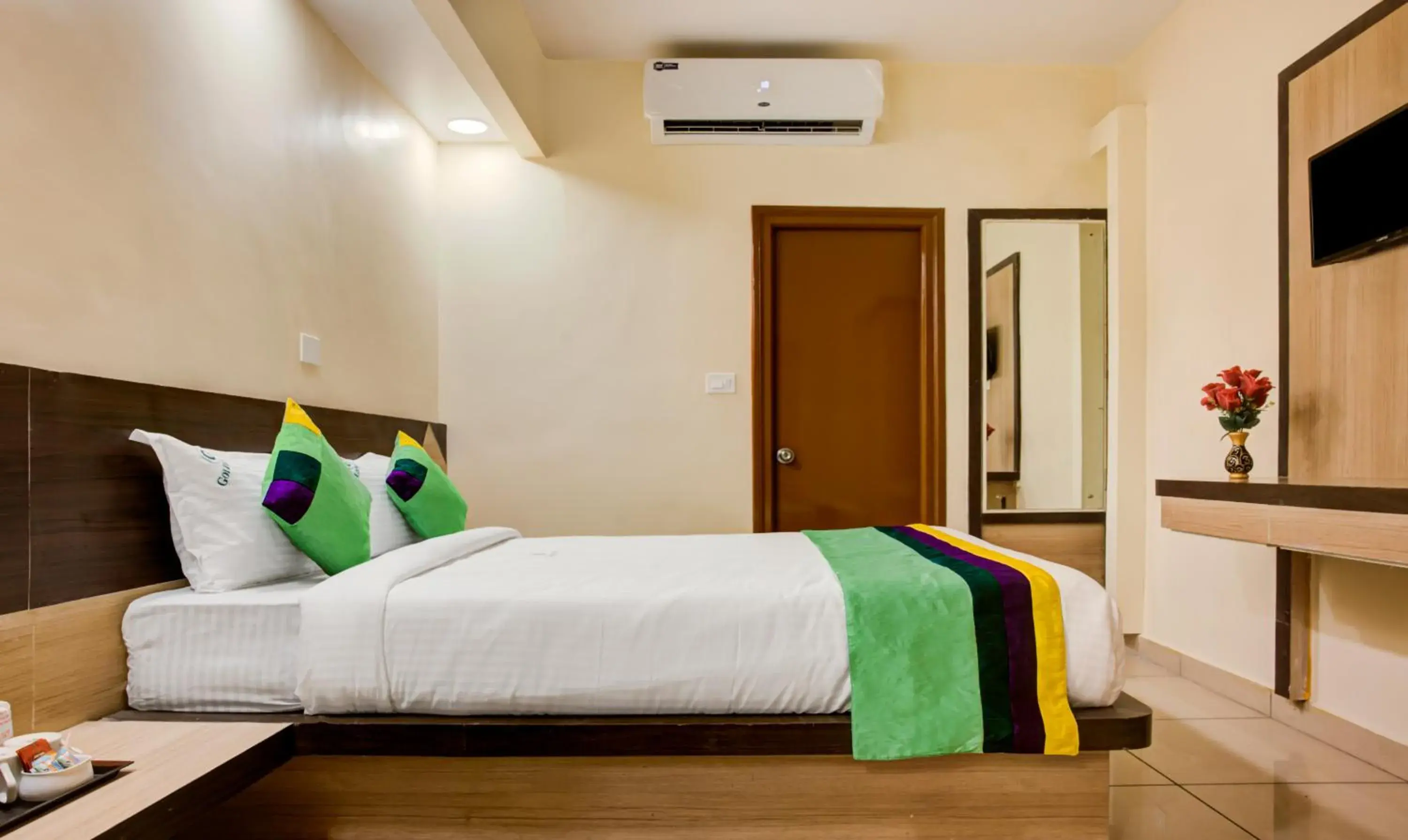 Standard Double Room in Treebo Golden Inn, 700 Mtrs From Promenade Beach Standard Double Room in Treebo Golden Inn, 700 Mtrs From Promenade Beach